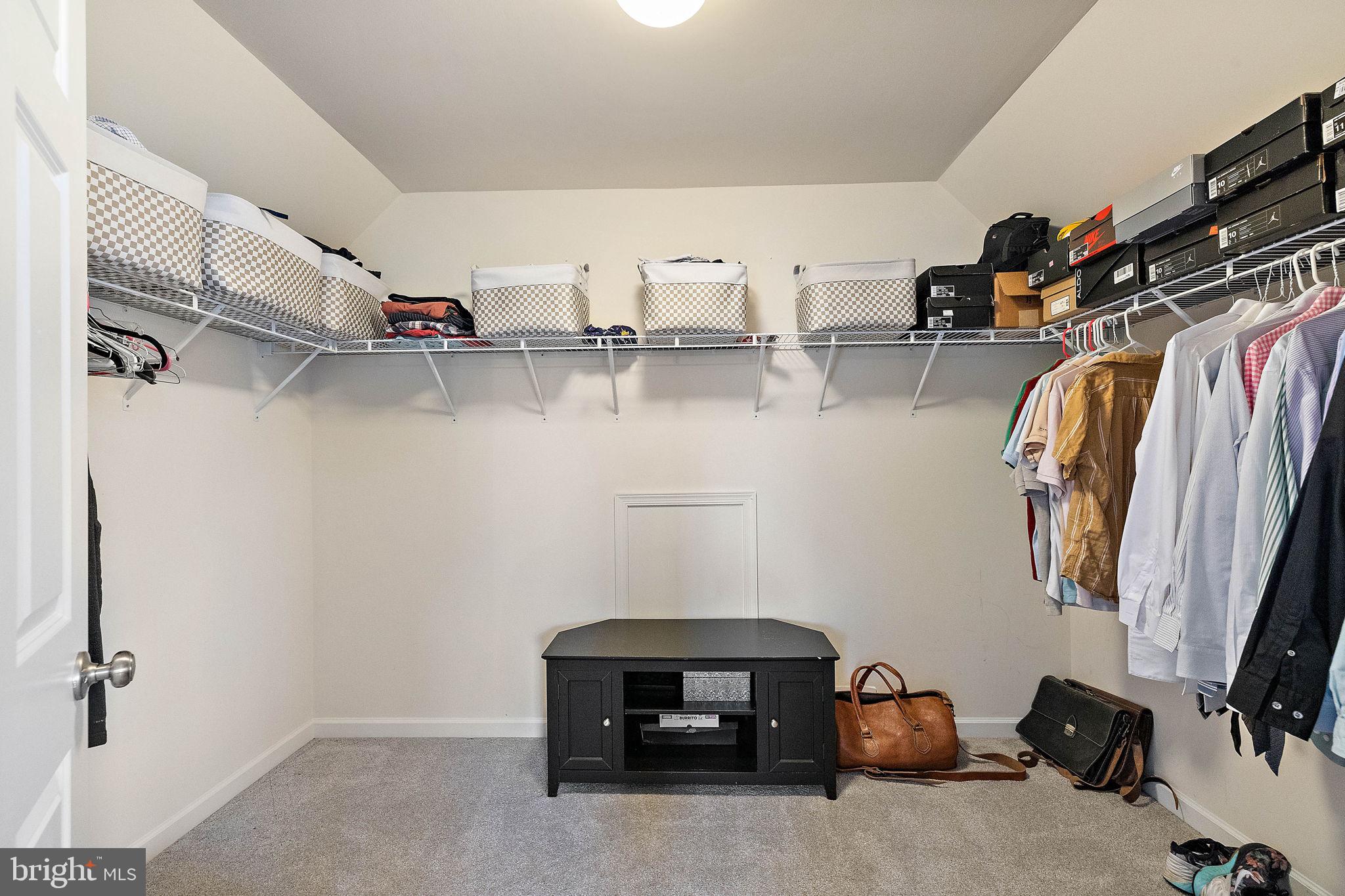 HILLS OF LONDON GROV - Residential