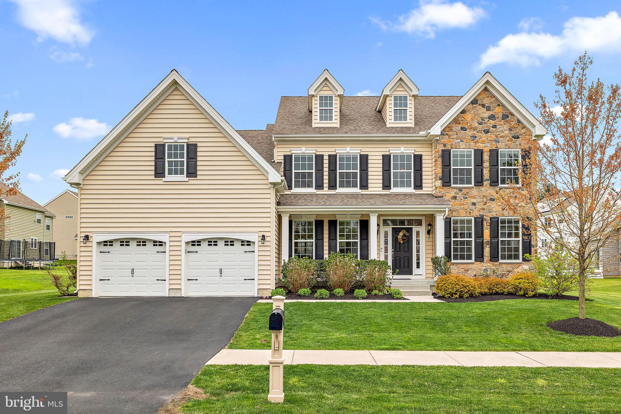 HILLS OF LONDON GROV - Residential