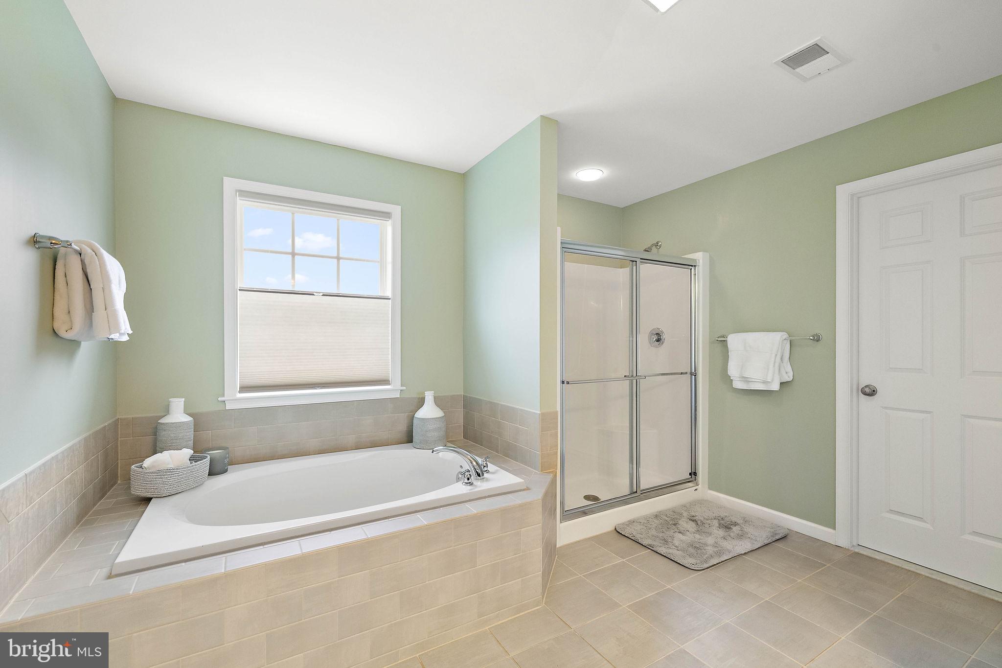 HILLS OF LONDON GROV - Residential