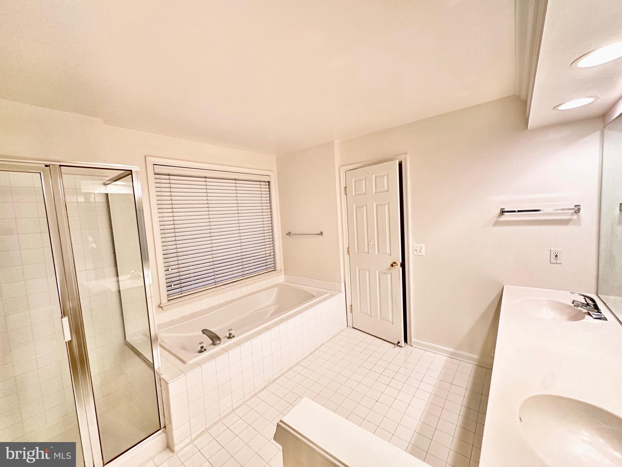 STONEGATE - Residential Lease