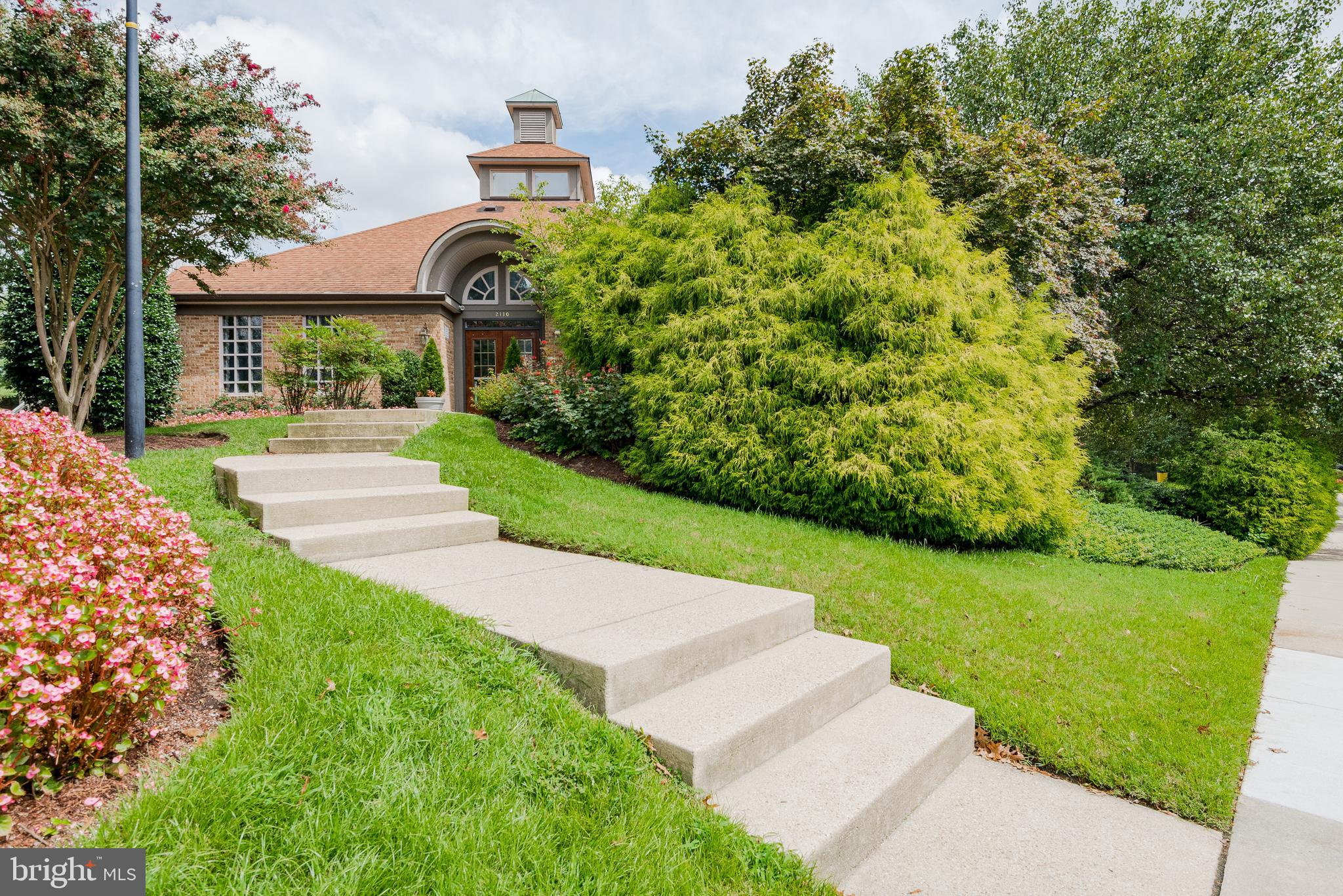 SEVEN OAKS - Residential