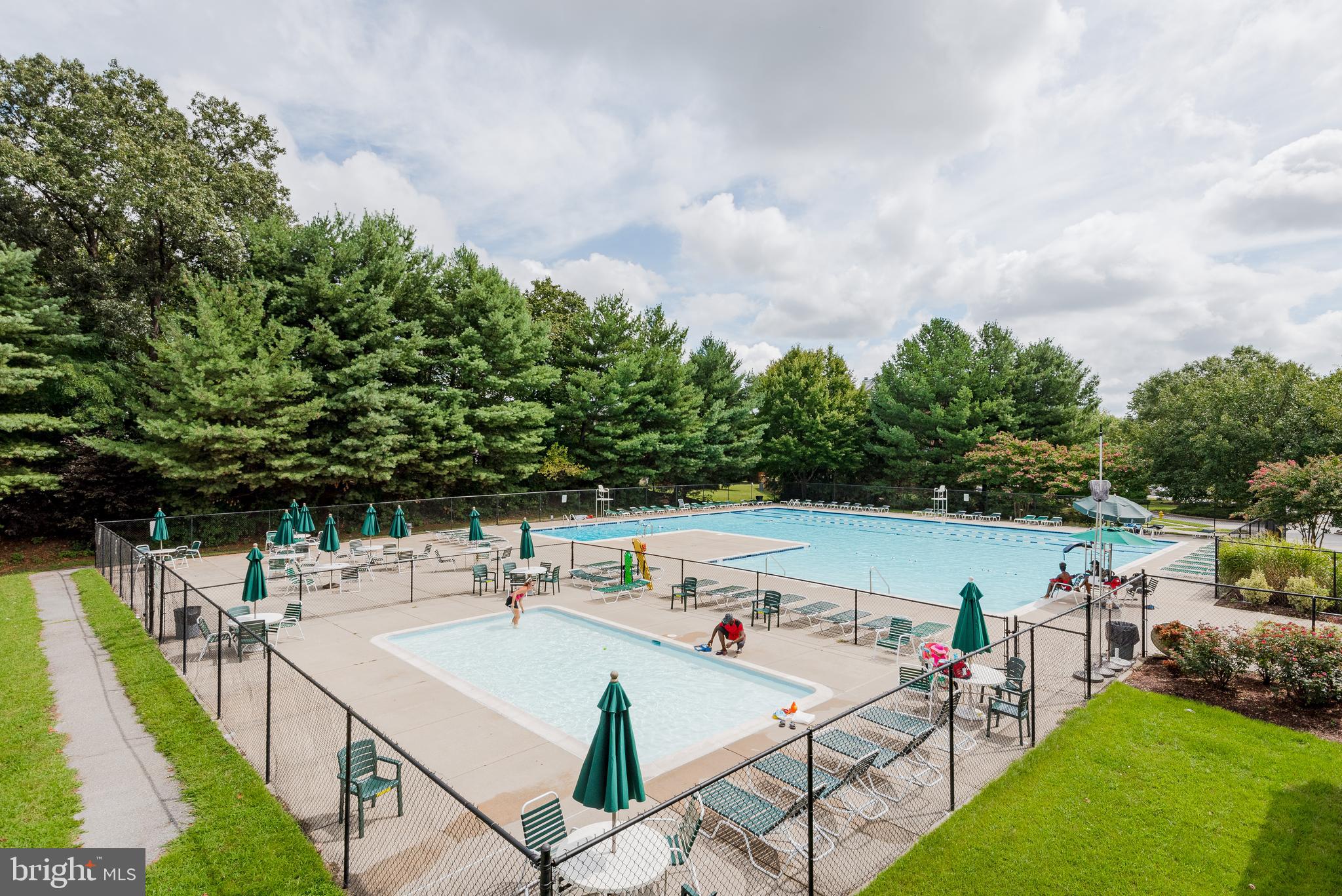 SEVEN OAKS - Residential