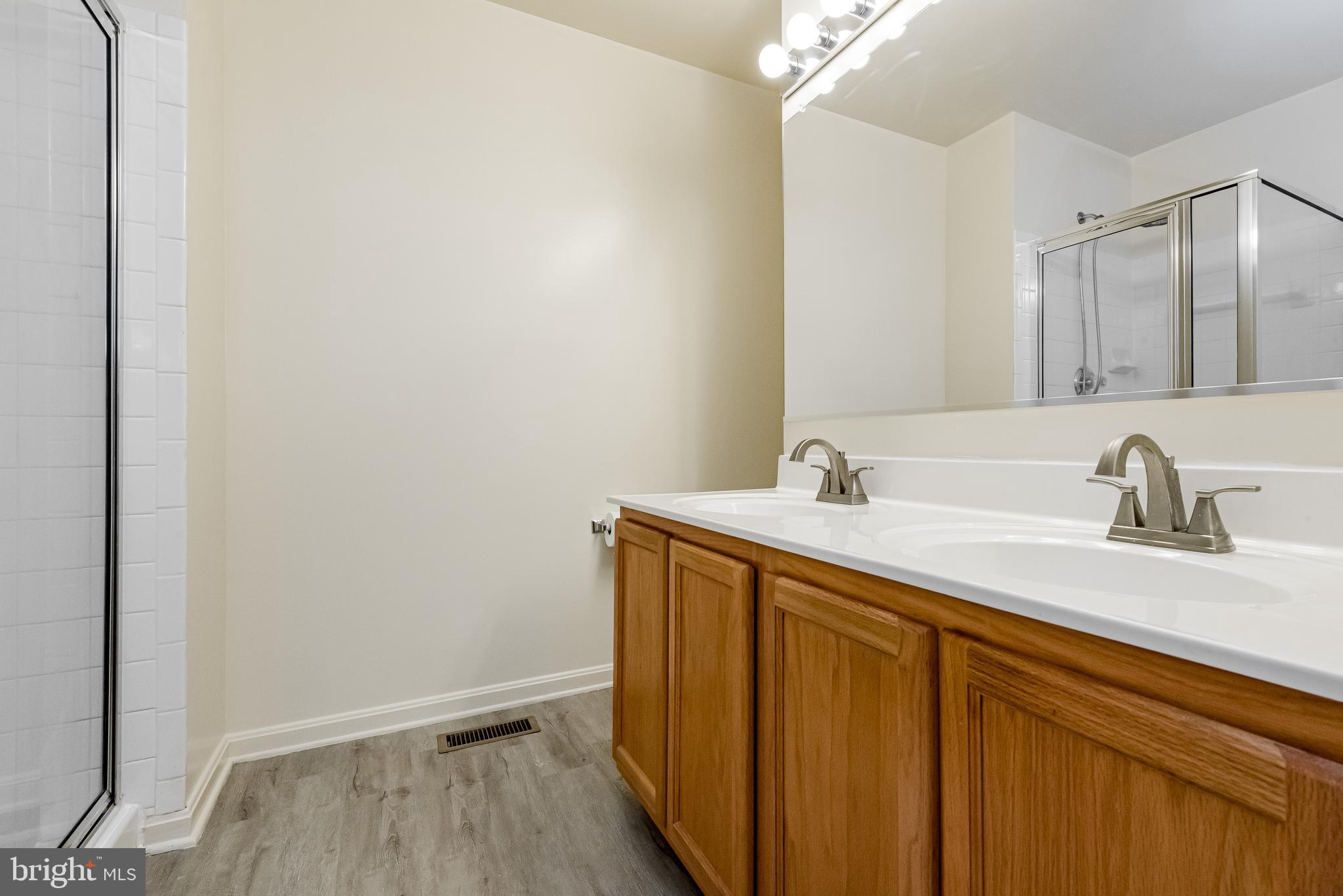 SEVEN OAKS - Residential