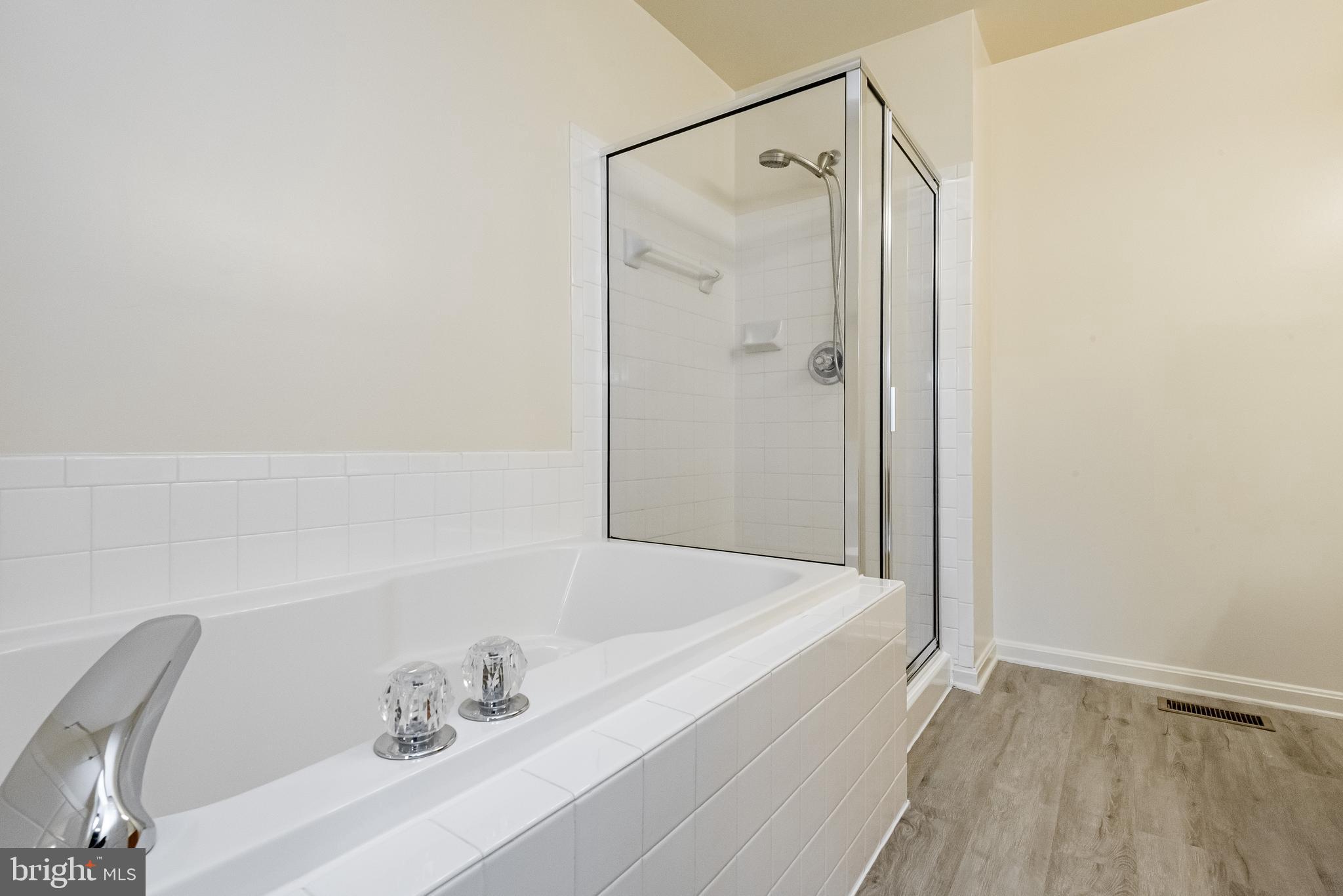 SEVEN OAKS - Residential