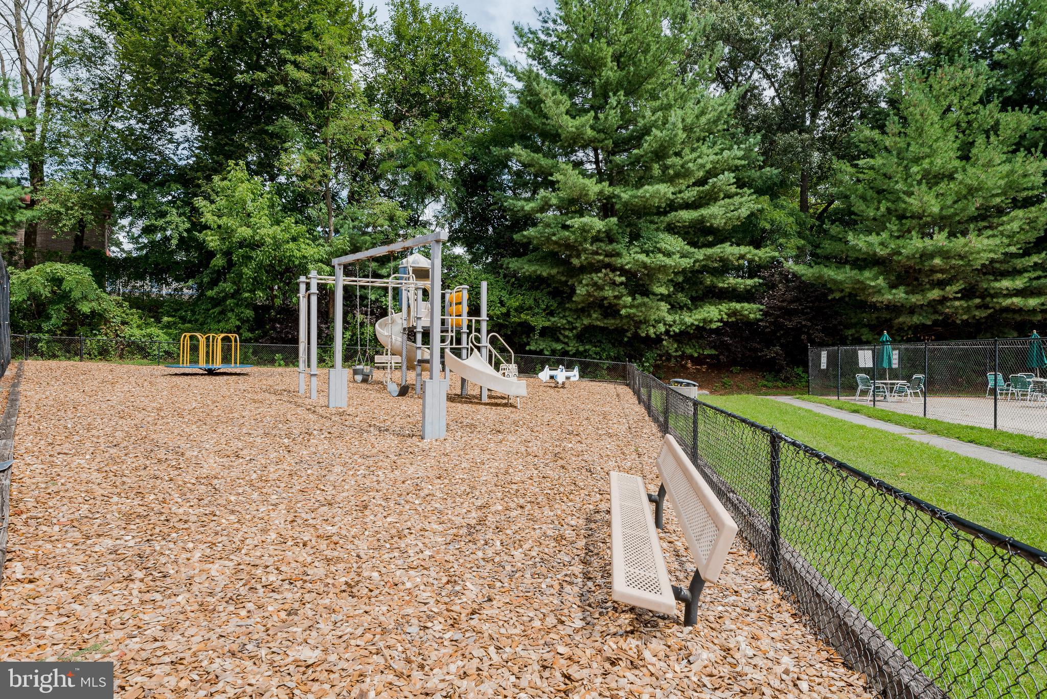 SEVEN OAKS - Residential