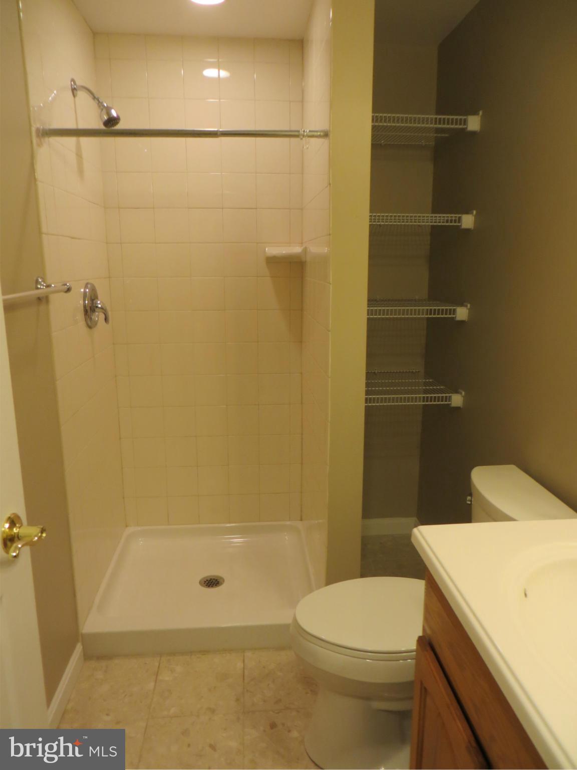 ASHBURN FARM - Residential Lease