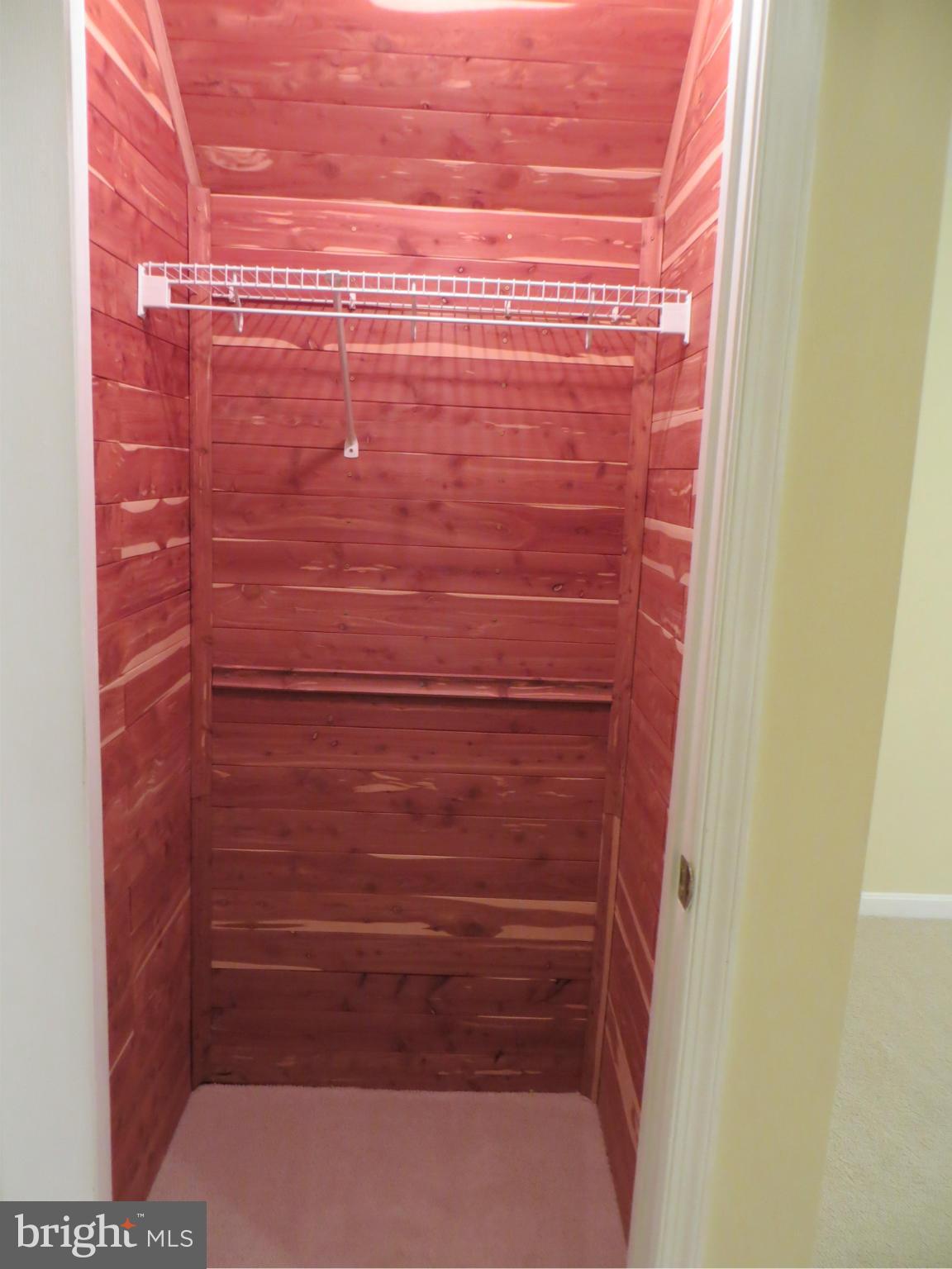 ASHBURN FARM - Residential Lease