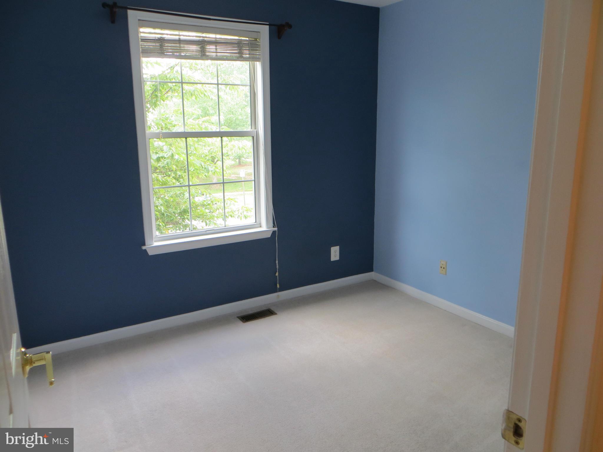 ASHBURN FARM - Residential Lease