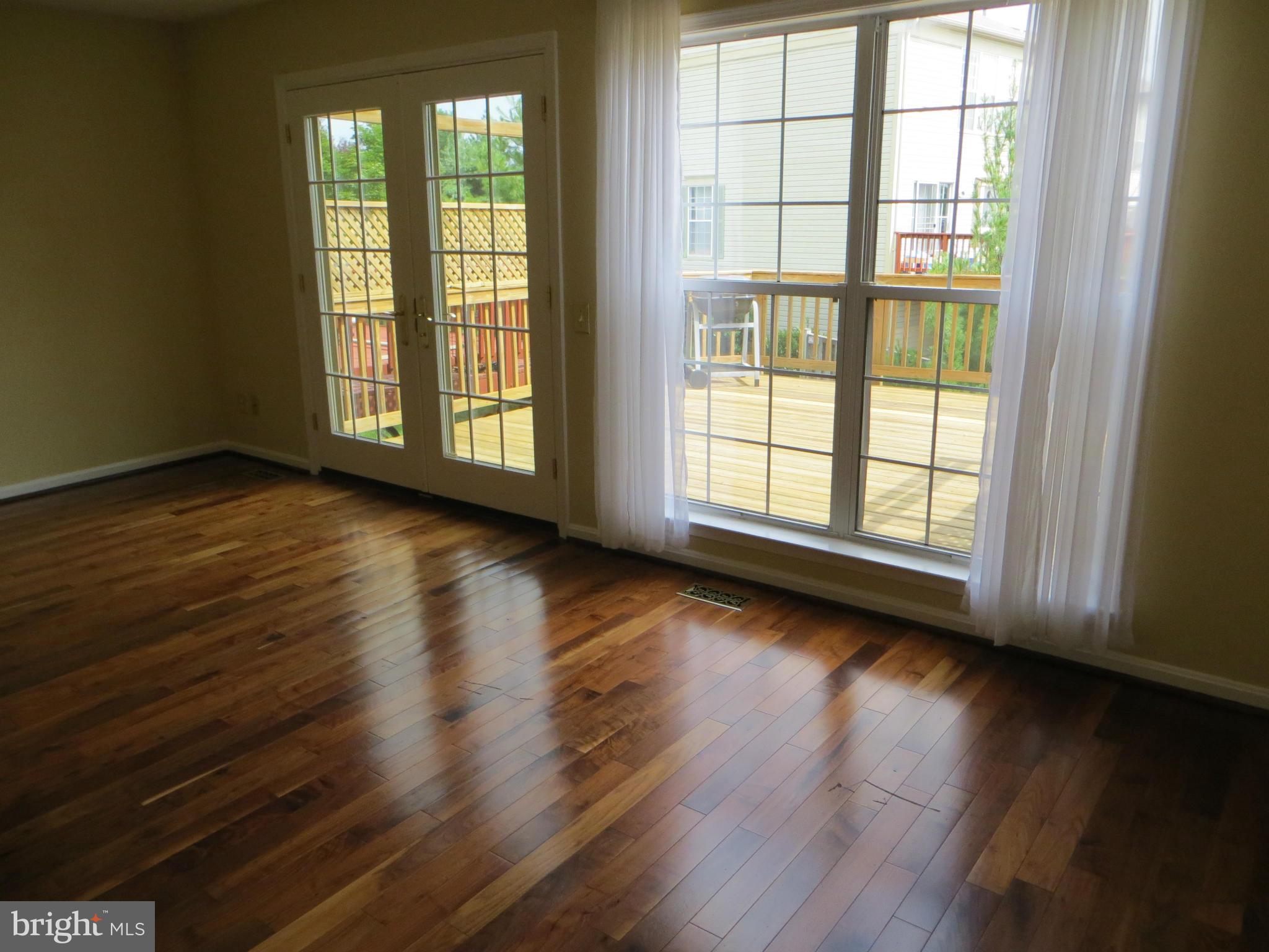 ASHBURN FARM - Residential Lease