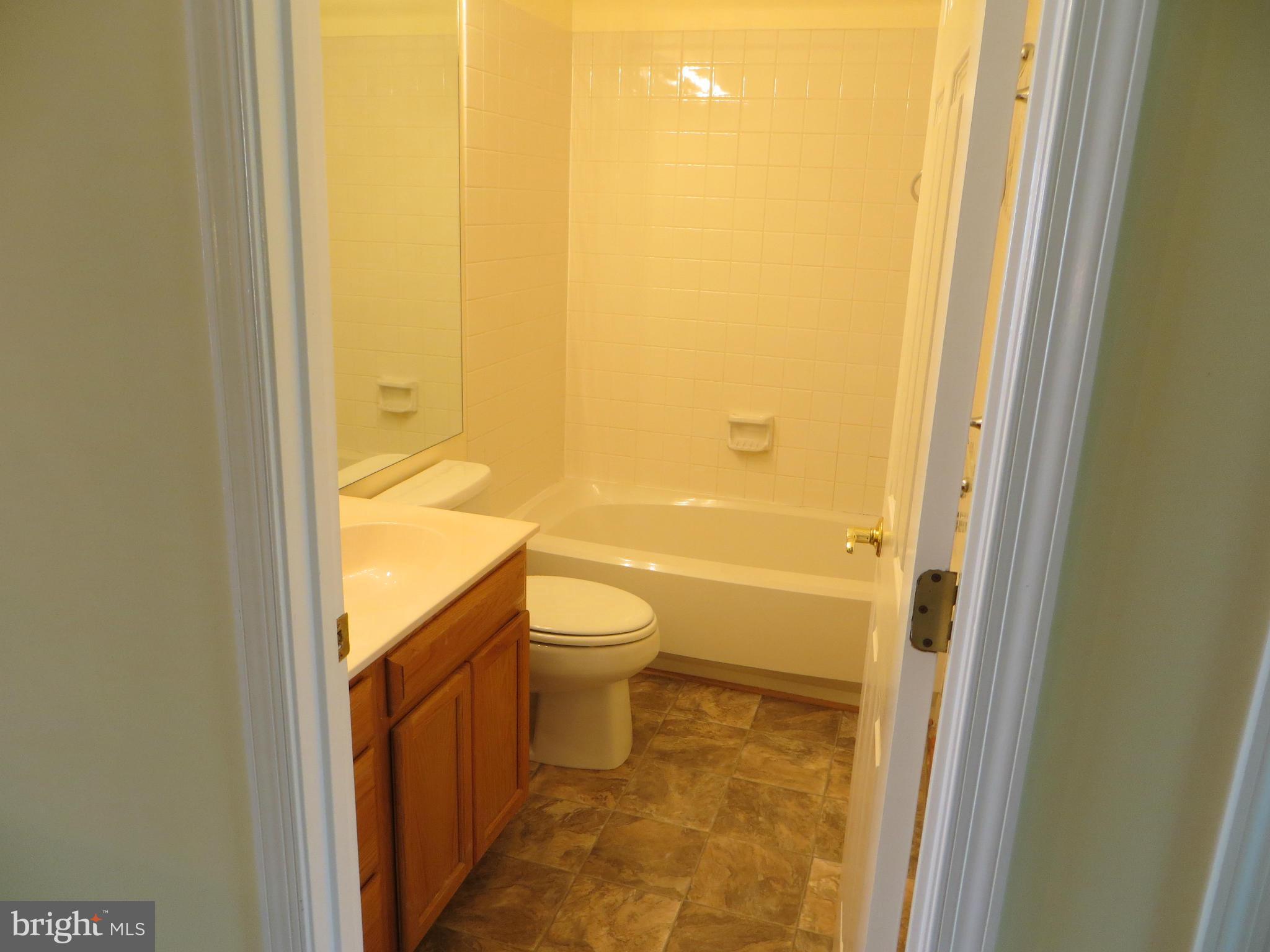 ASHBURN FARM - Residential Lease