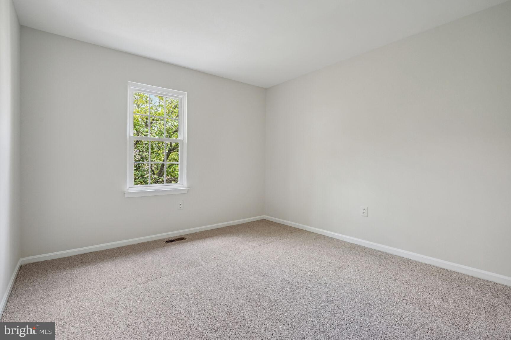 OAKTON VILLAGE - Residential