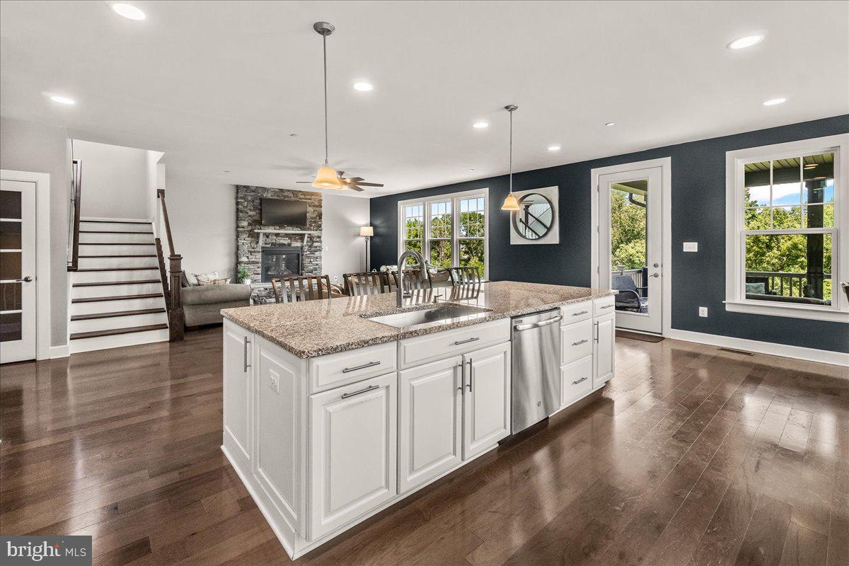 6117 FALLFISH COURT