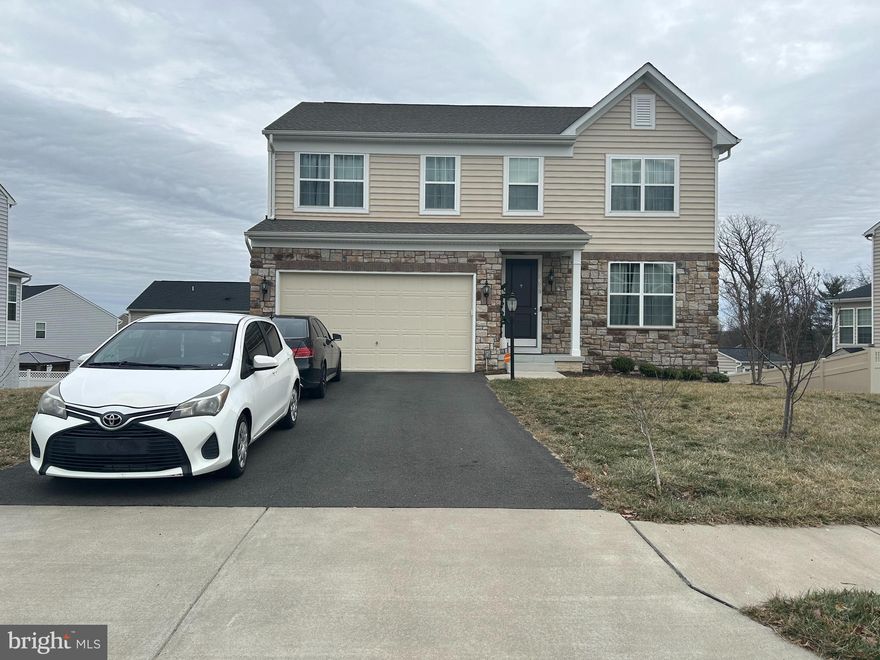 Welcome to this beautiful 4 years old home in one of the most desirable neighborhoods in Woodbridge! enjoy resort -style amenities that include a clubhouse, gym and  pool, easy commute to multiple military bases ,  2 car Garage and lots of storage and a missive back yard.