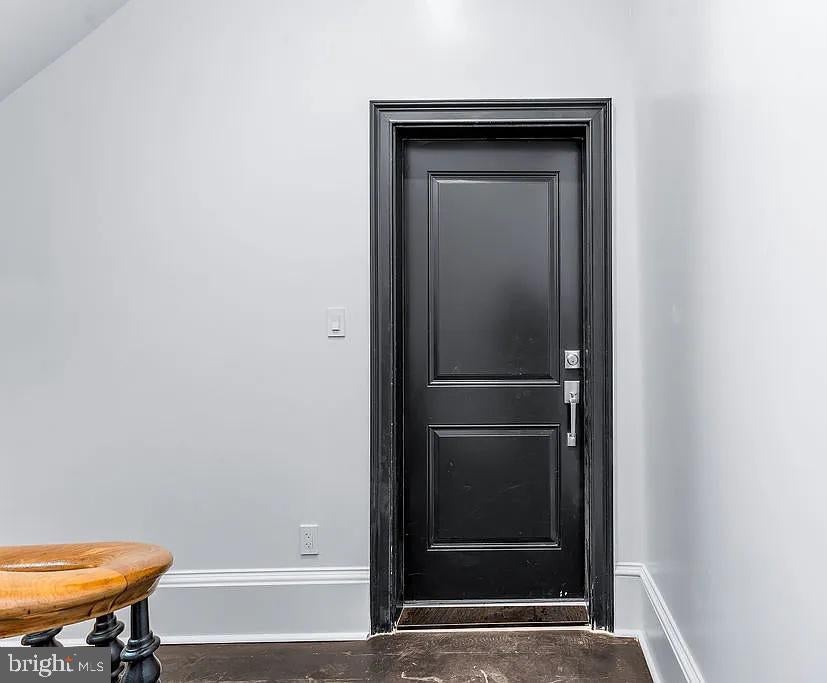 1100 W LAFAYETTE AVENUE 4