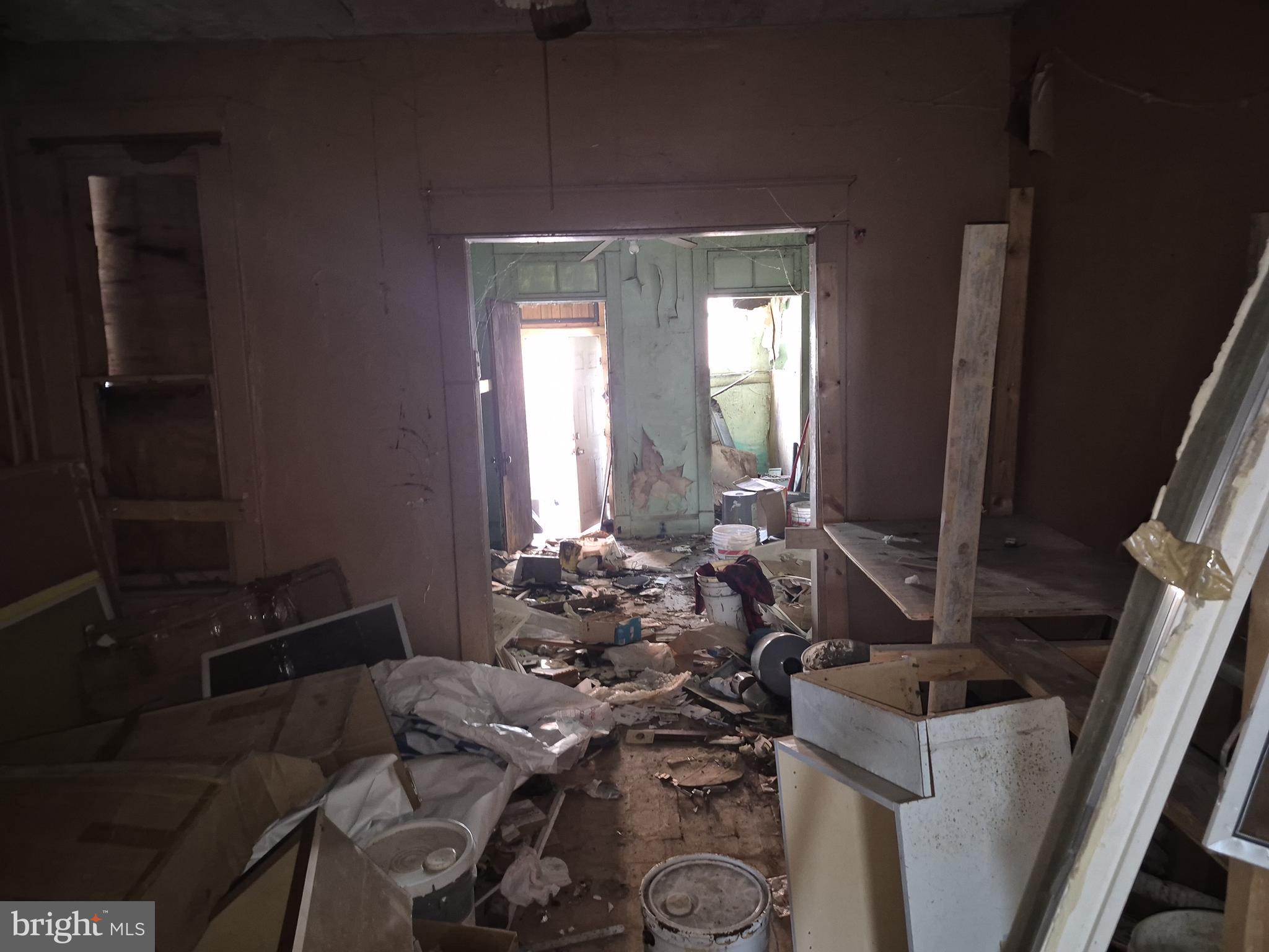 BROADWAY EAST - Residential