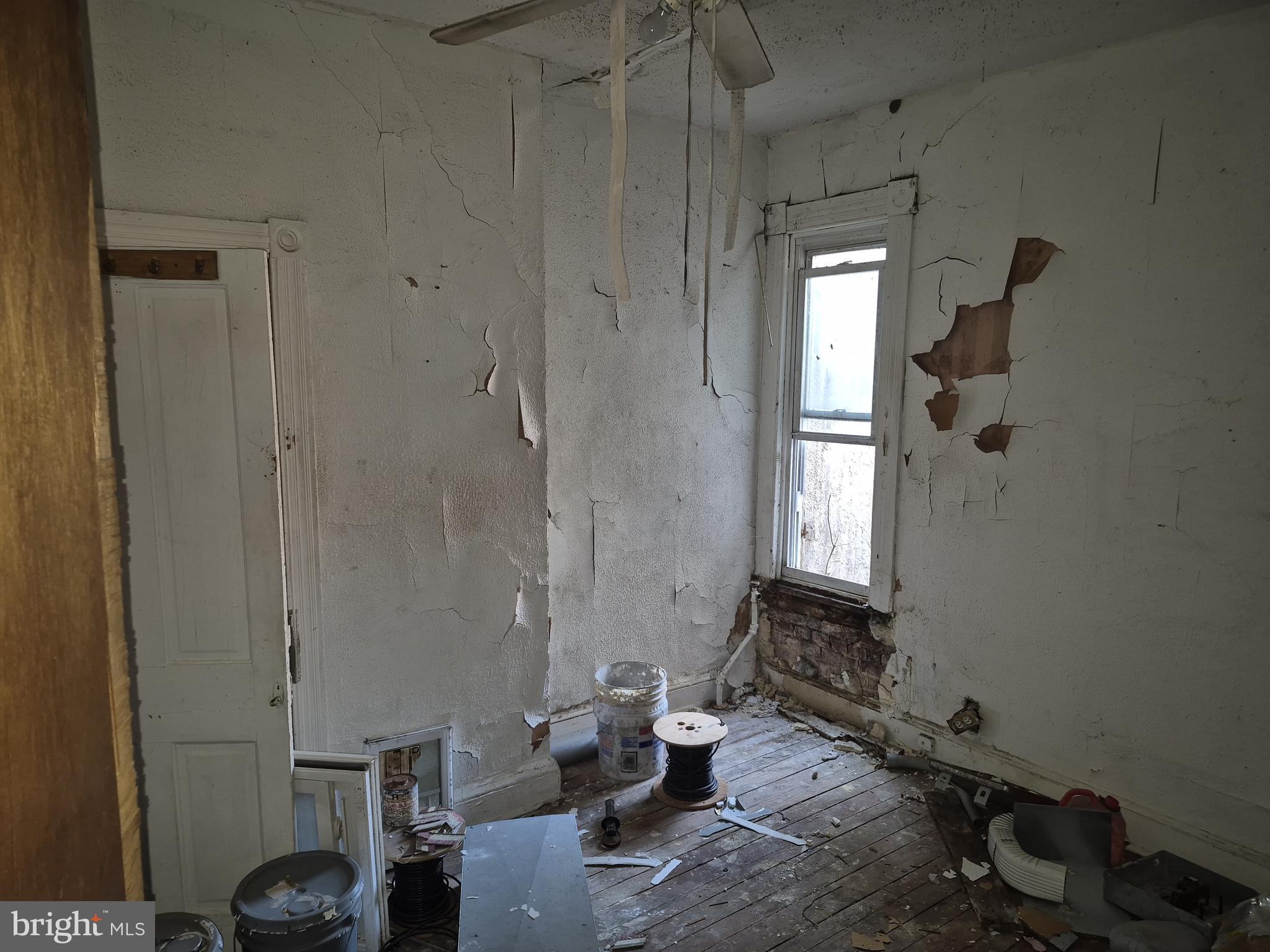 BROADWAY EAST - Residential