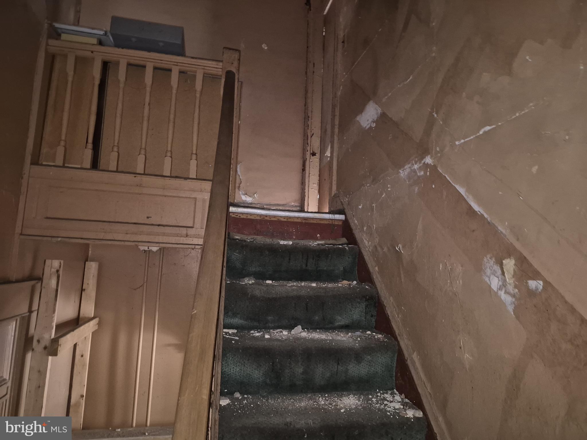 BROADWAY EAST - Residential