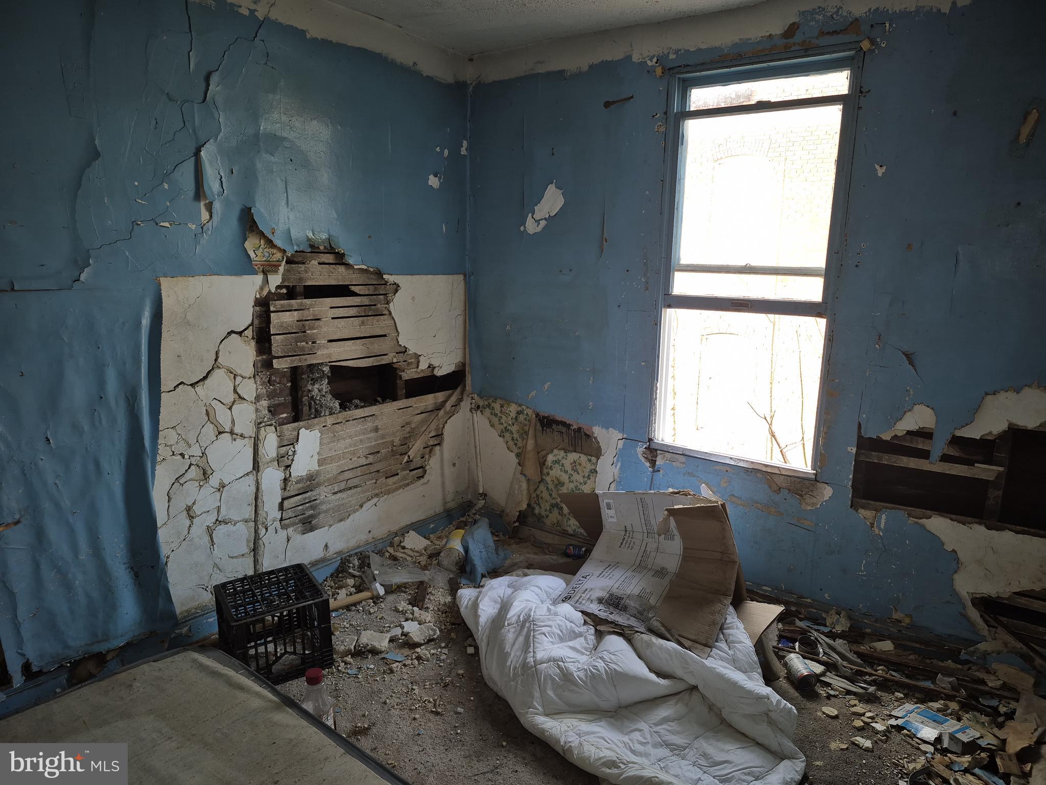 BROADWAY EAST - Residential