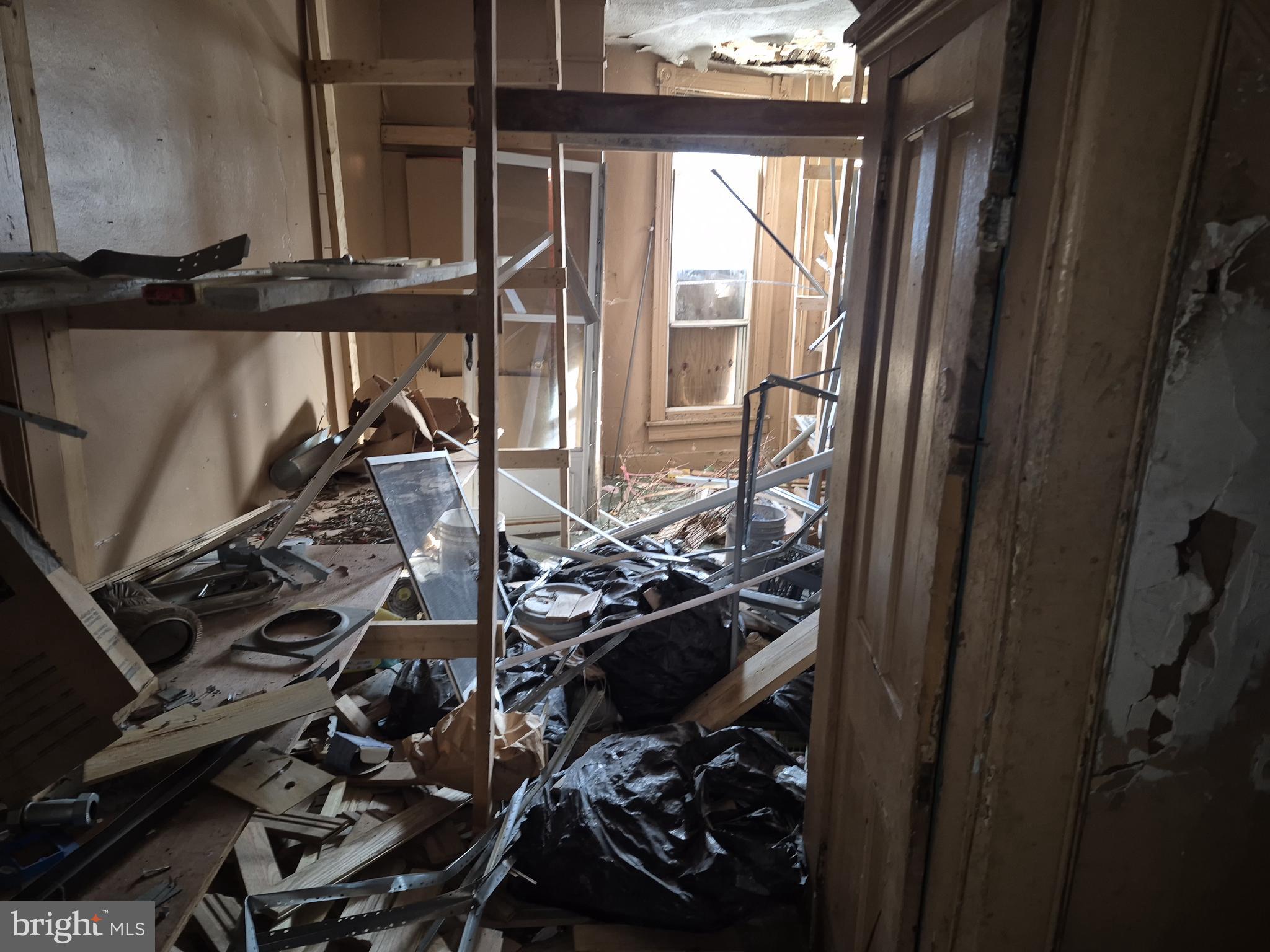 BROADWAY EAST - Residential