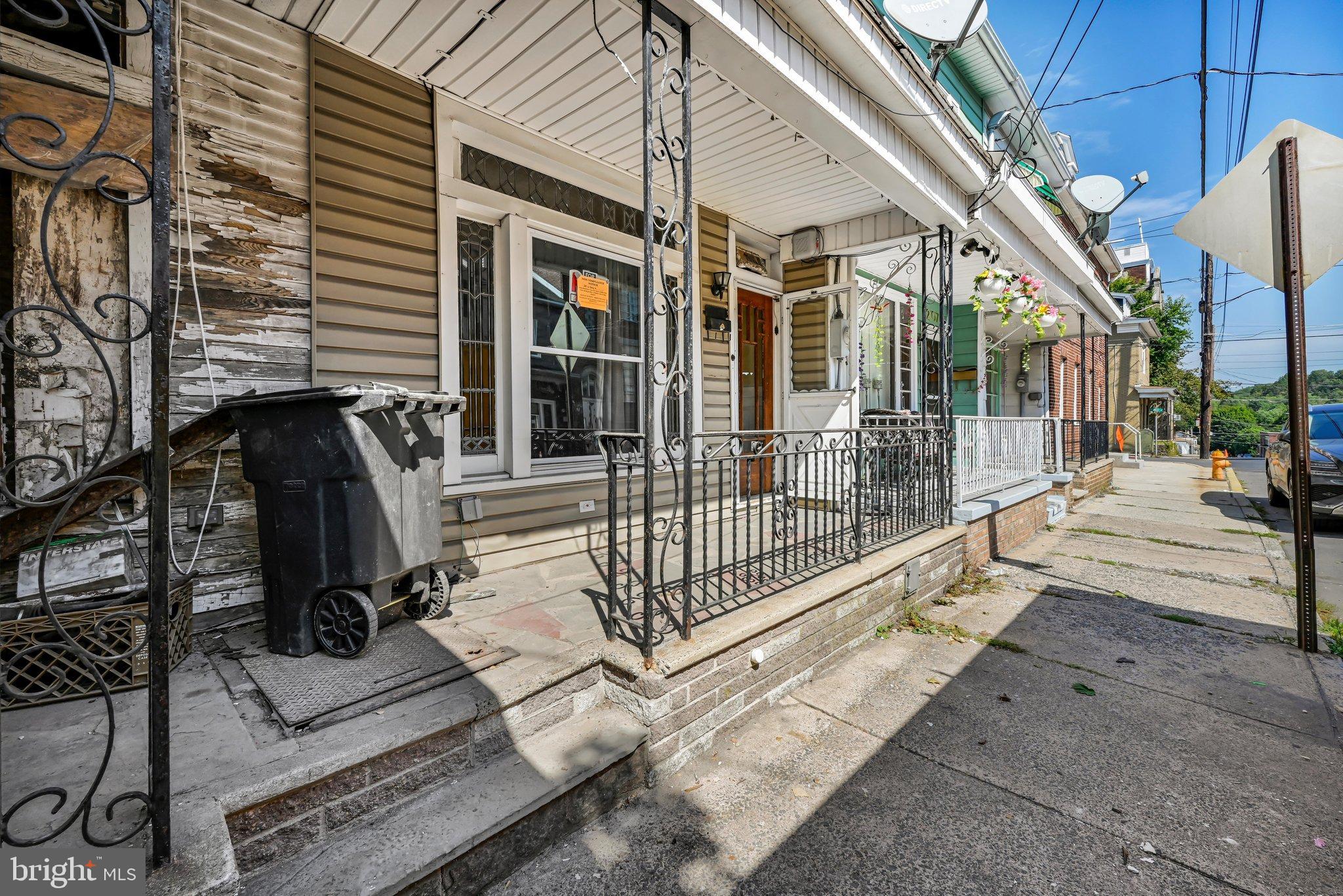 209 W CHERRY STREET