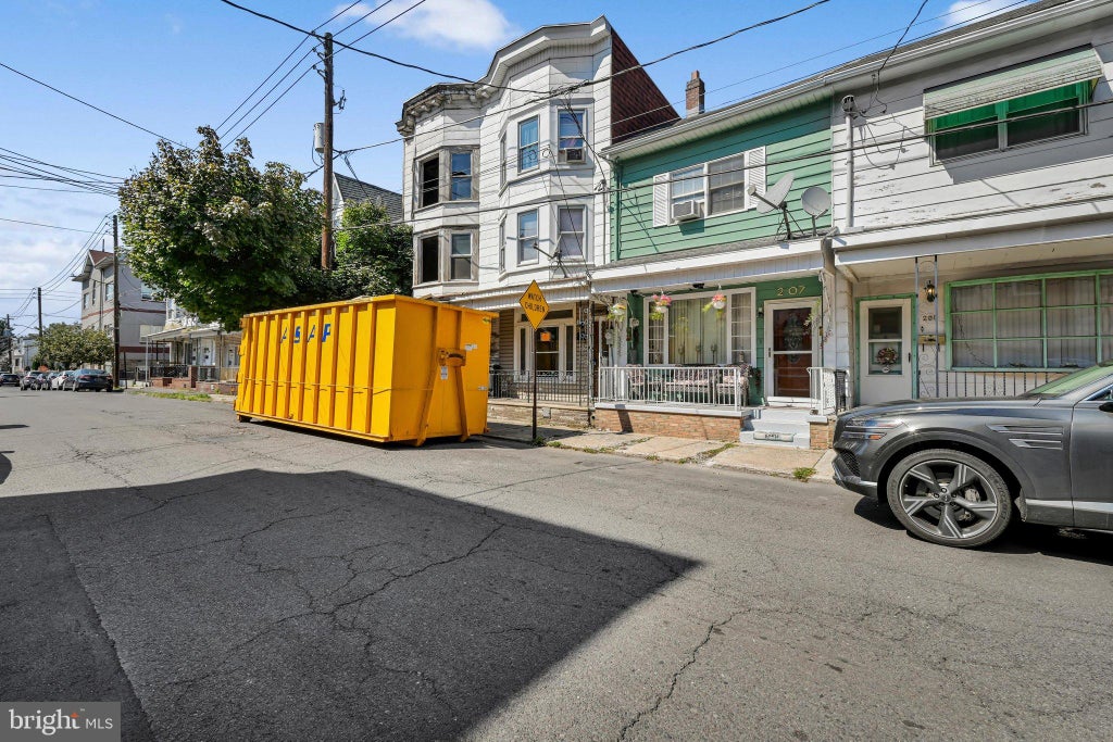 Photo of 209 W Cherry Street, SHENANDOAH, PA 17976 (MLS # PASK2029608)