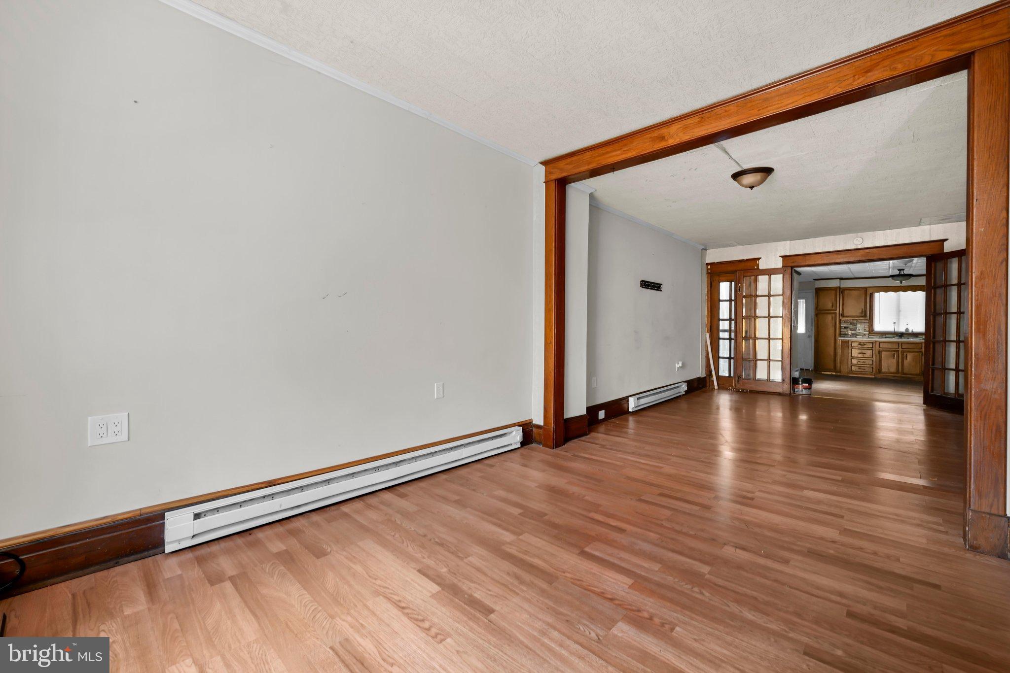 209 W CHERRY STREET