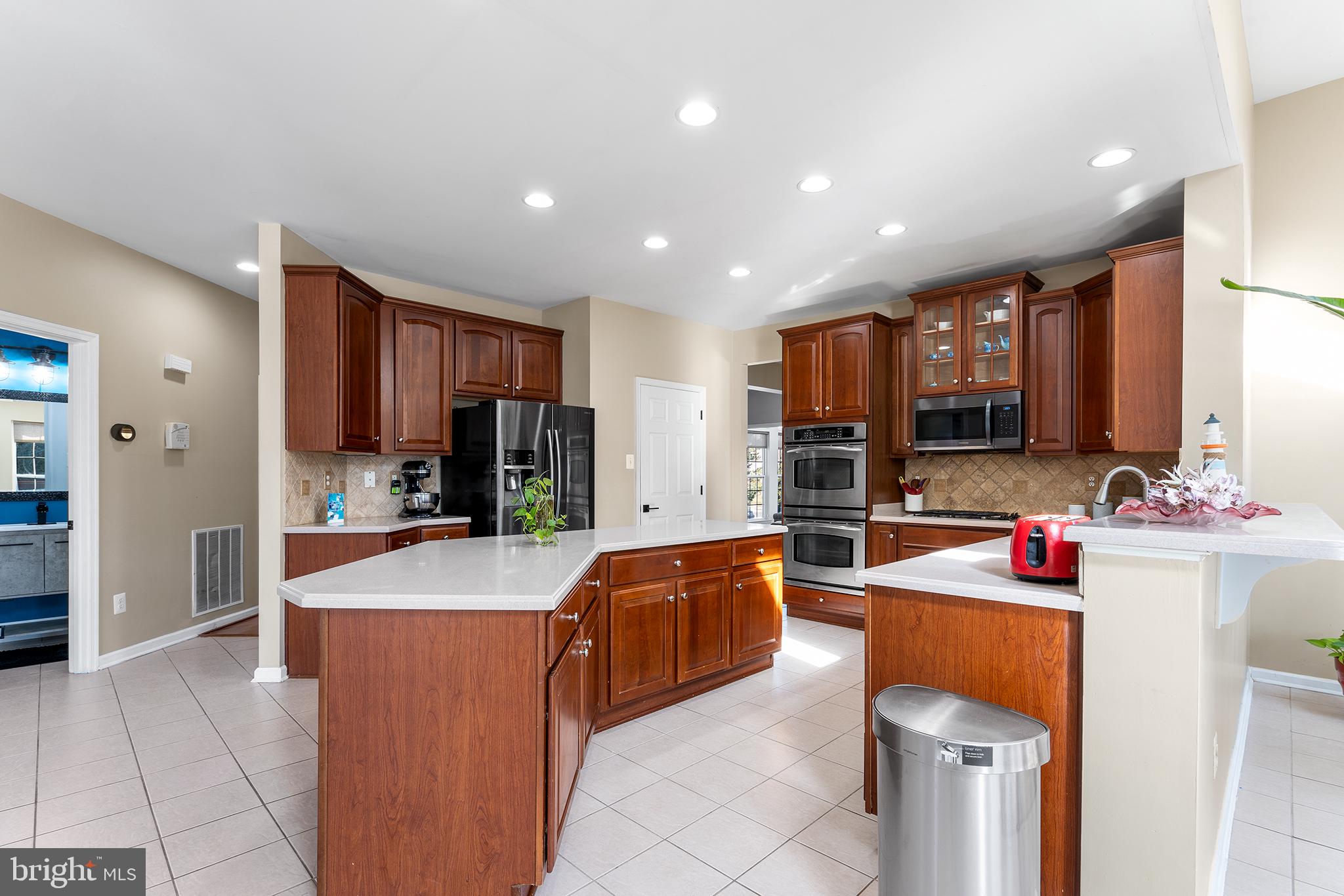 FOX RUN ESTATES - Residential