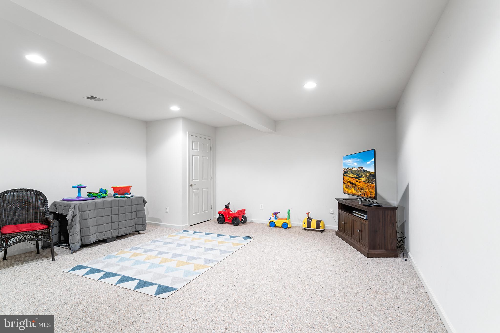 FOX RUN ESTATES - Residential