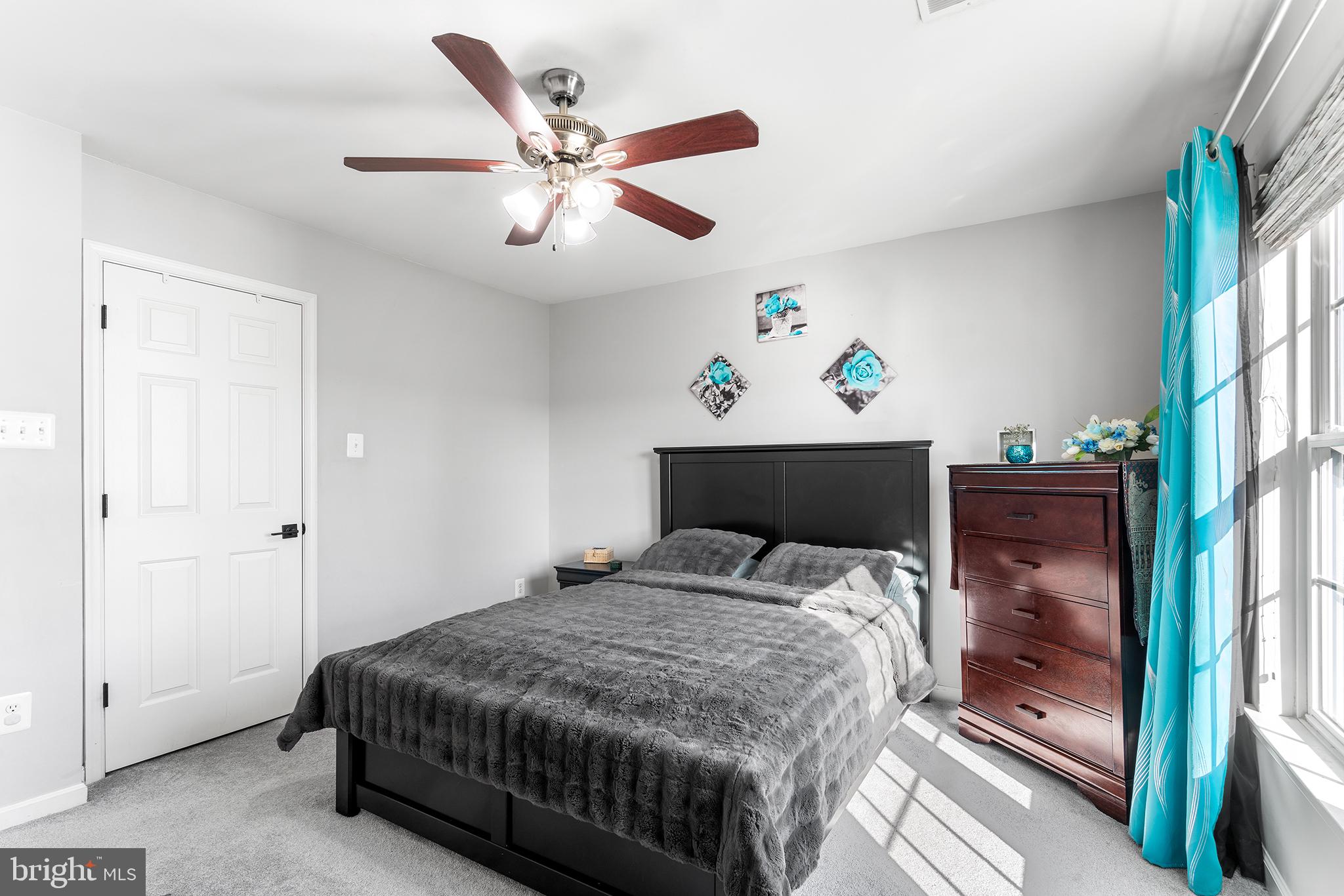 FOX RUN ESTATES - Residential