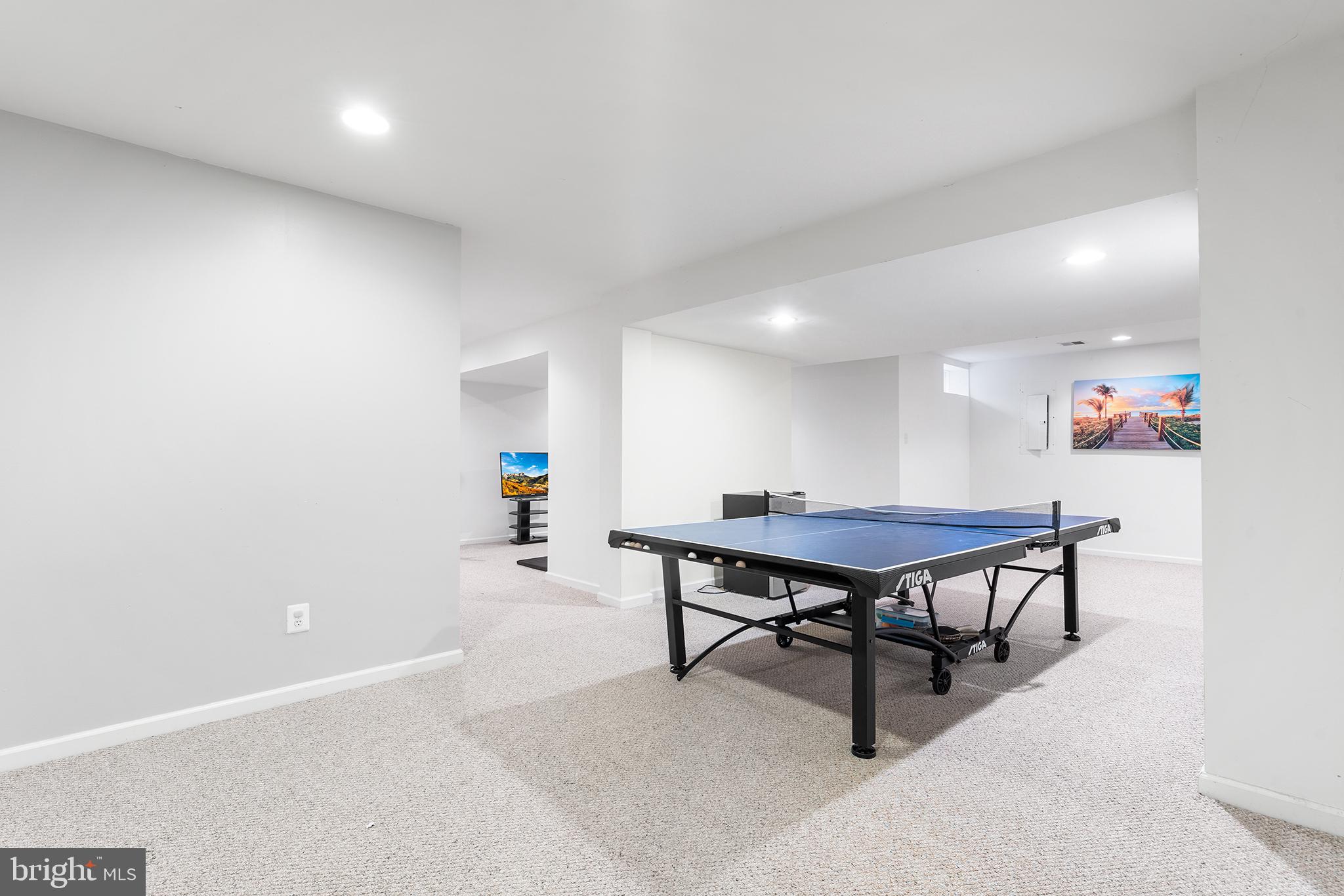 FOX RUN ESTATES - Residential