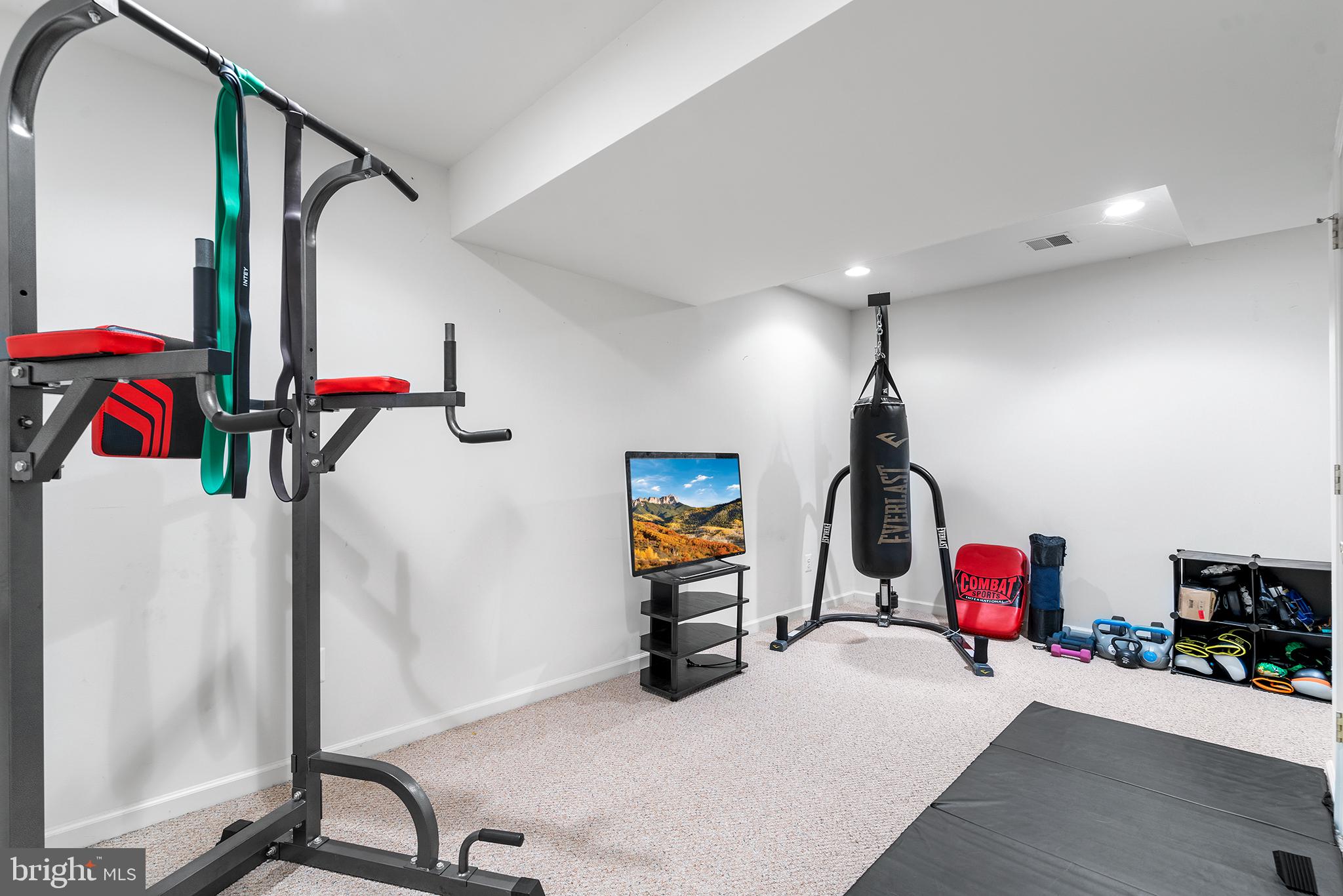 FOX RUN ESTATES - Residential