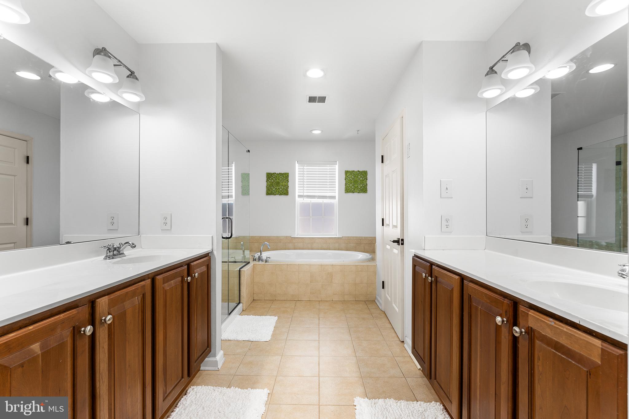 FOX RUN ESTATES - Residential