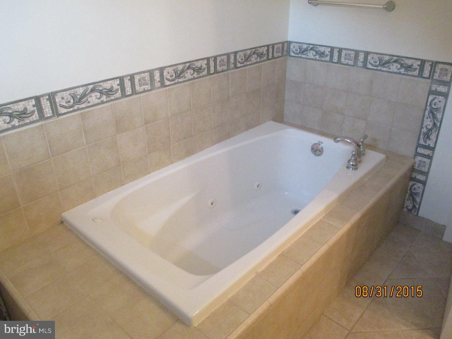 HUNTINGDON VALLEY - Residential