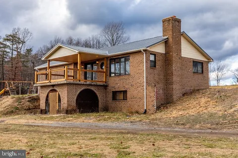 2520 Ridge Road, Upper Tract, WV MLS: WVPT2000784