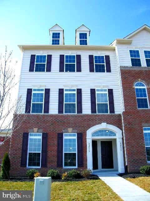 Townhouse For Rent - 42577 Burbank Terrace<br/> STERLING, VA 20166