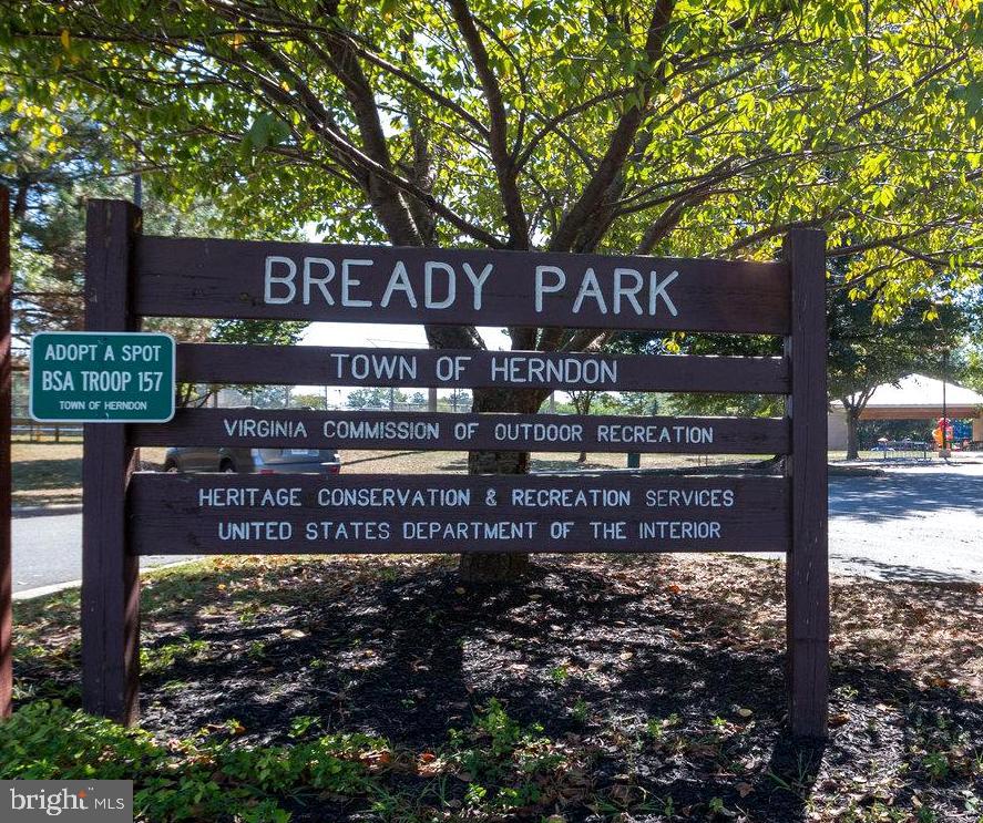 SYCAMORE LAKES - Residential