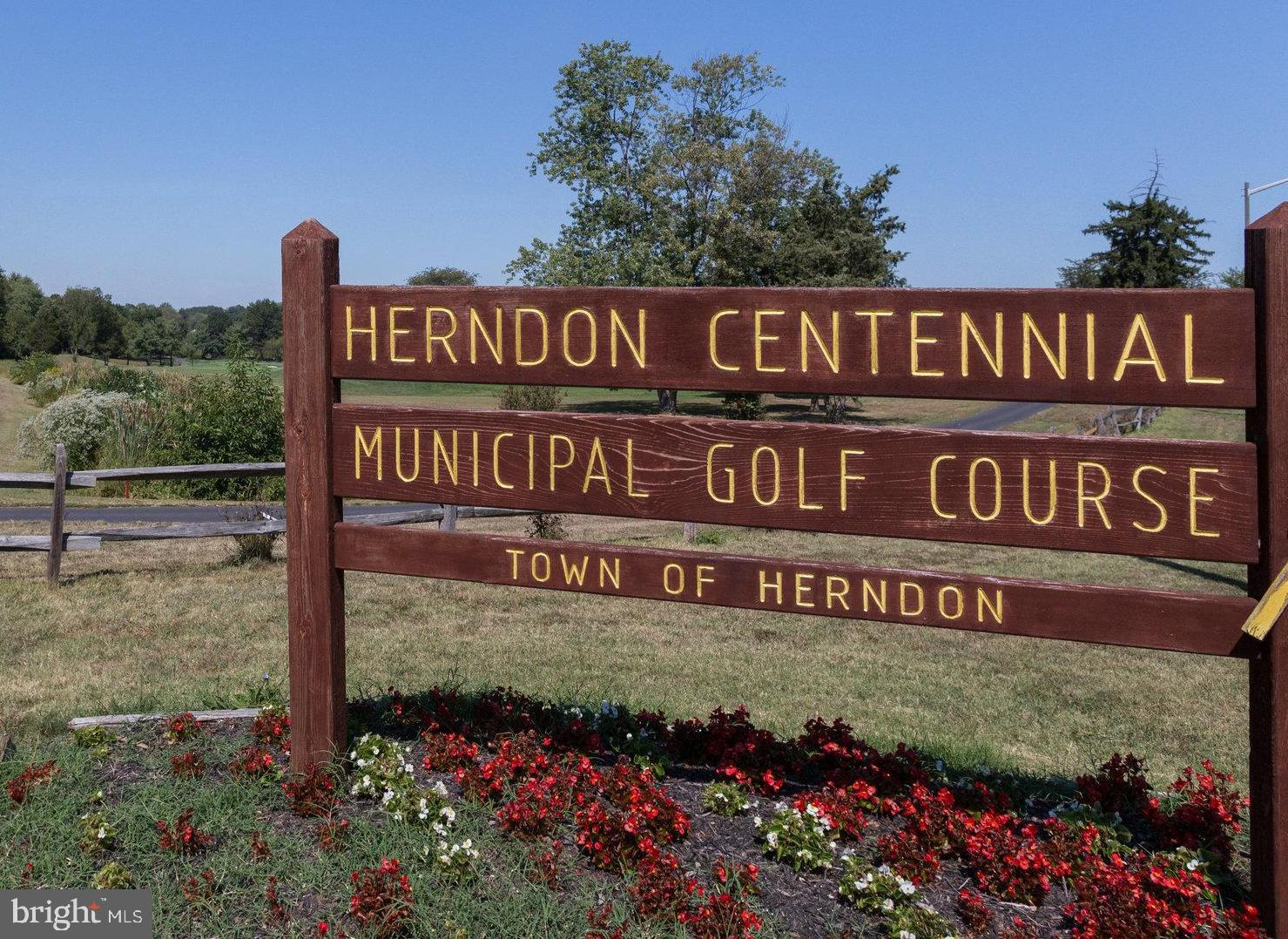 SYCAMORE LAKES - Residential