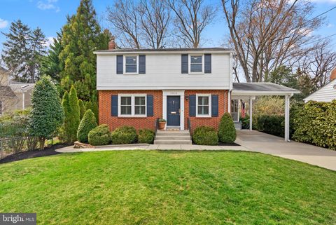 Photo of 8904 MONTGOMERY AVE, CHEVY CHASE, MD 20815 (MLS # MDMC2086488)