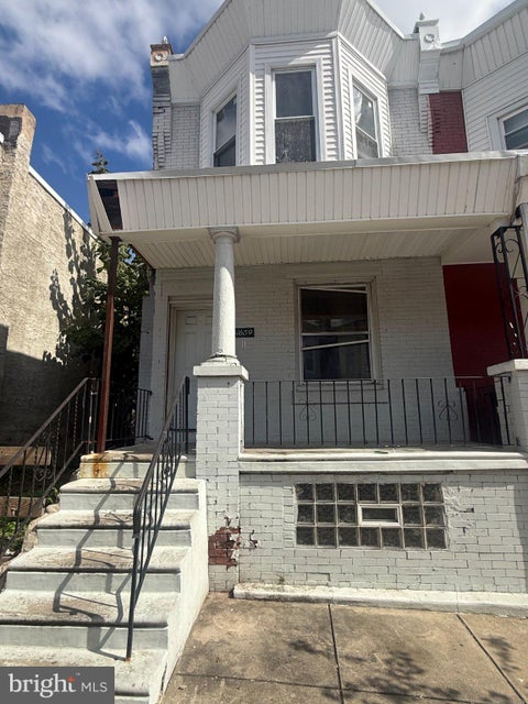 Townhouse For Sale - 1659 S Conestoga Street<br/> PHILADELPHIA, PA 19143
