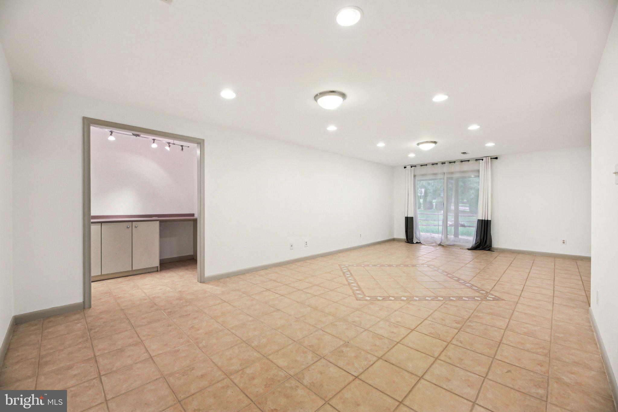 VILLAGE OF KINGS CONTRIVANCE - Residential