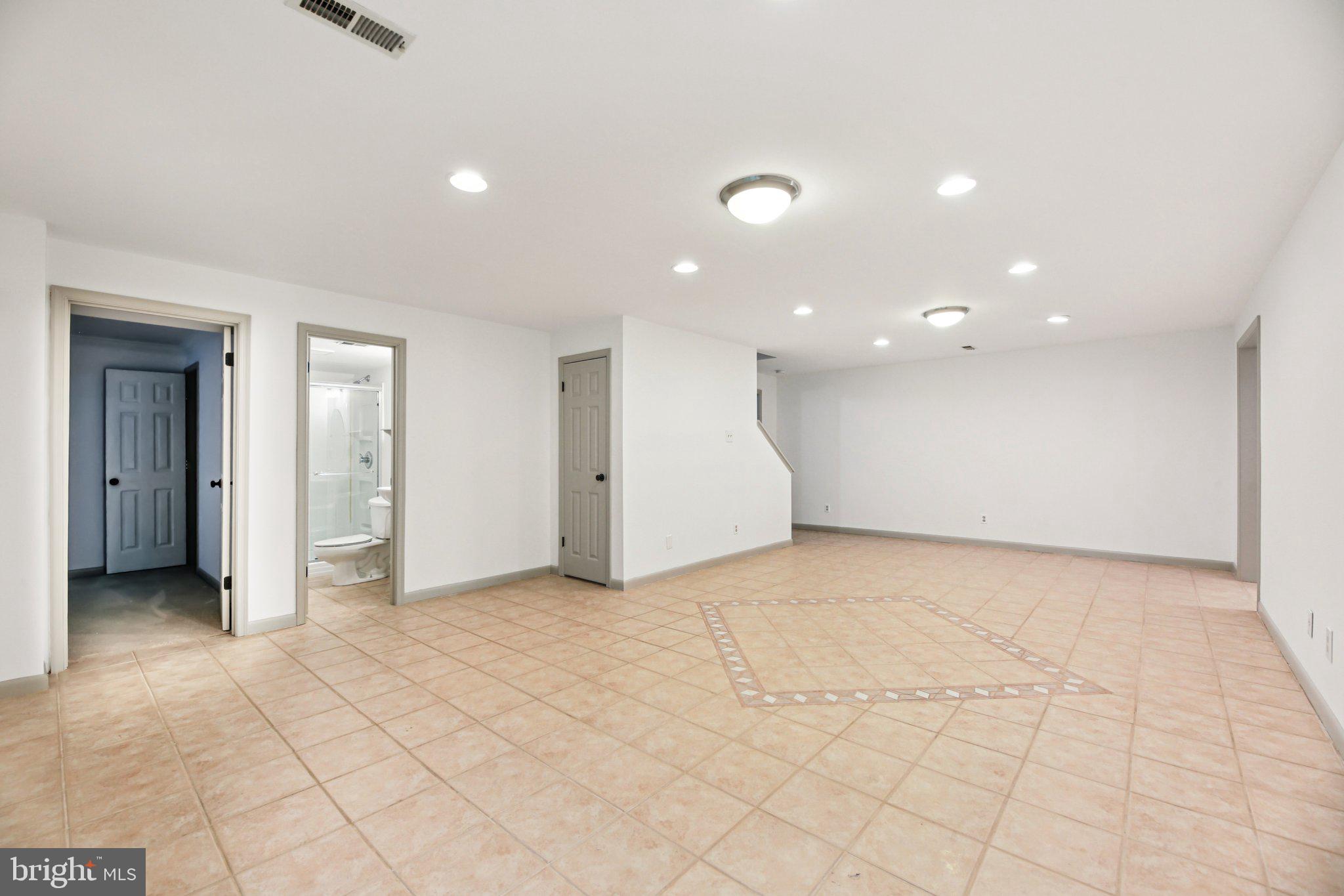 VILLAGE OF KINGS CONTRIVANCE - Residential