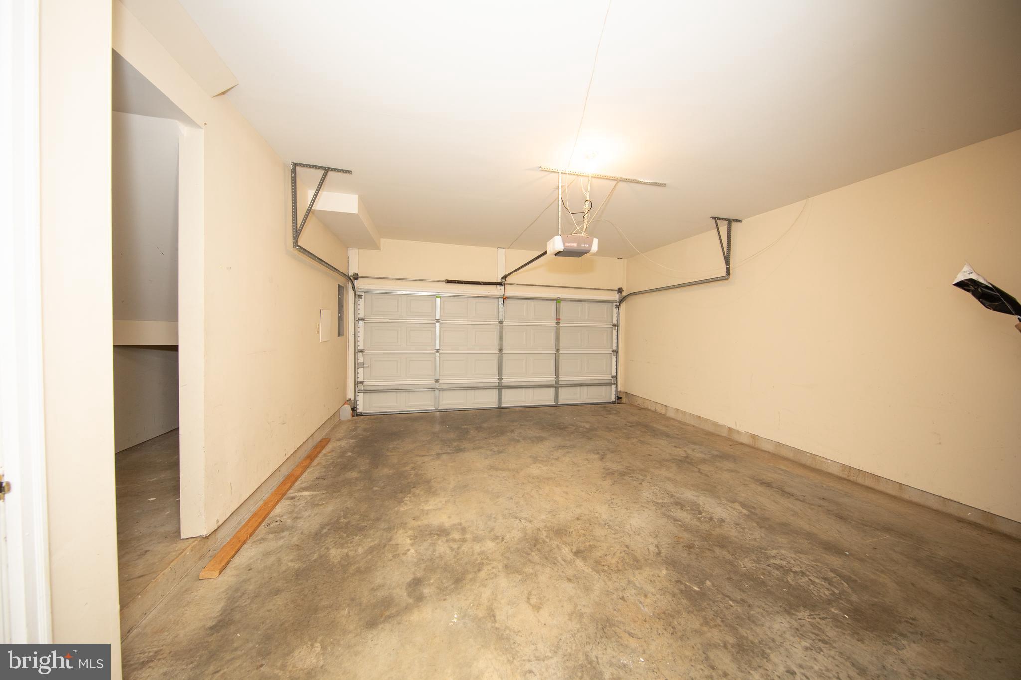 IRWINS CHOICE - Residential Lease