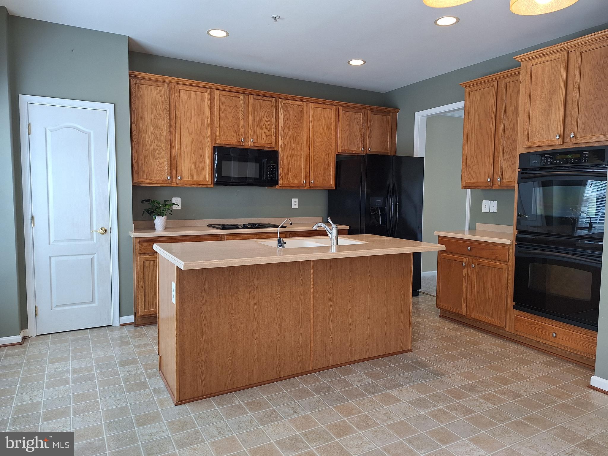 IRWINS CHOICE - Residential Lease