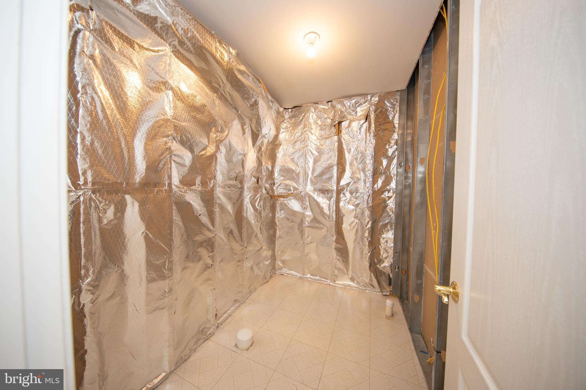 IRWINS CHOICE - Residential Lease