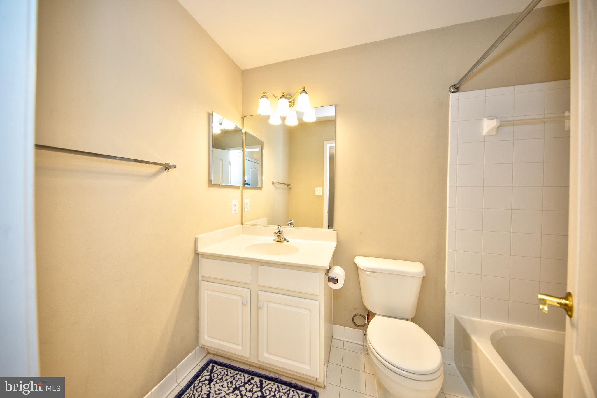 IRWINS CHOICE - Residential Lease