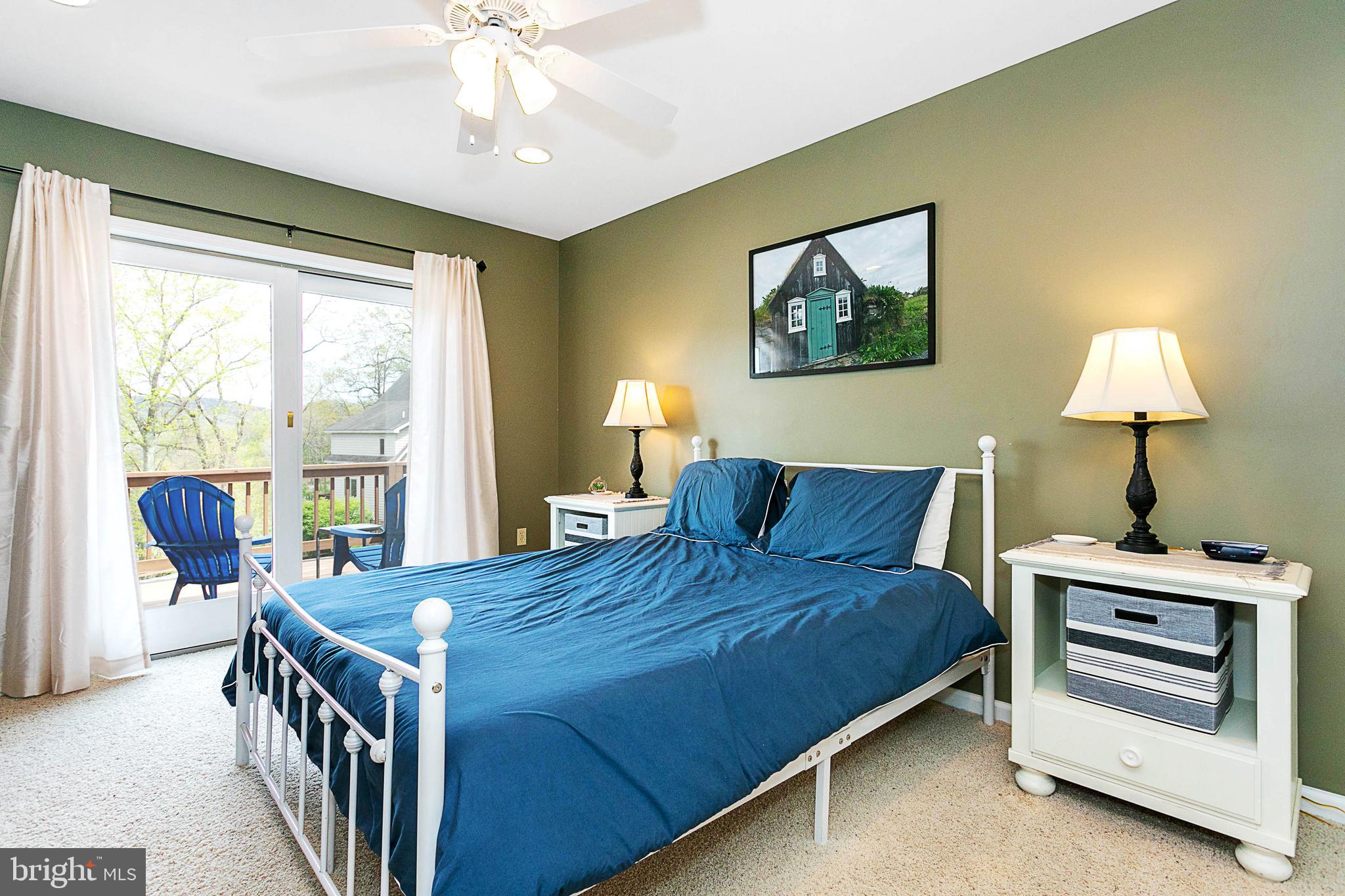 TRADERS LANDING - Residential