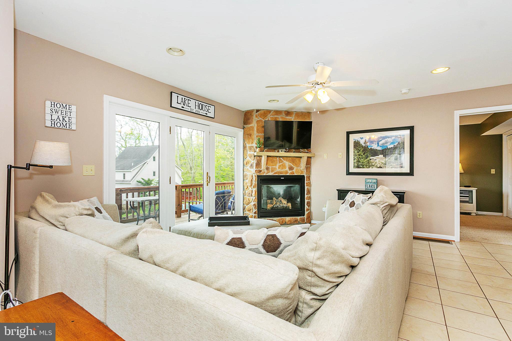 TRADERS LANDING - Residential