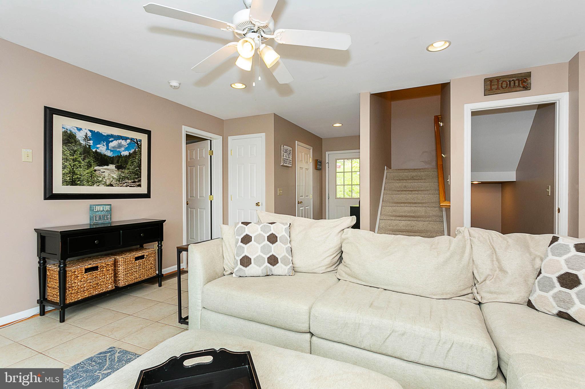 TRADERS LANDING - Residential