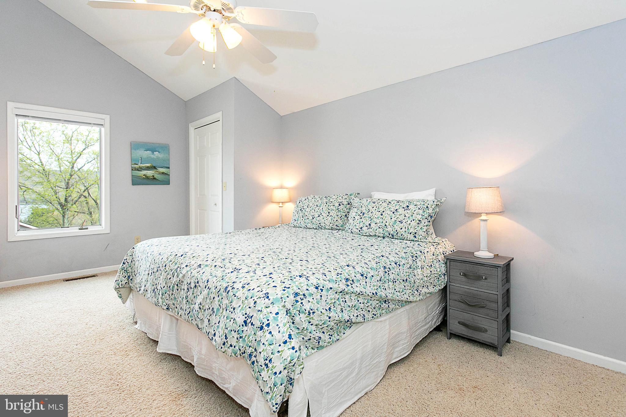 TRADERS LANDING - Residential