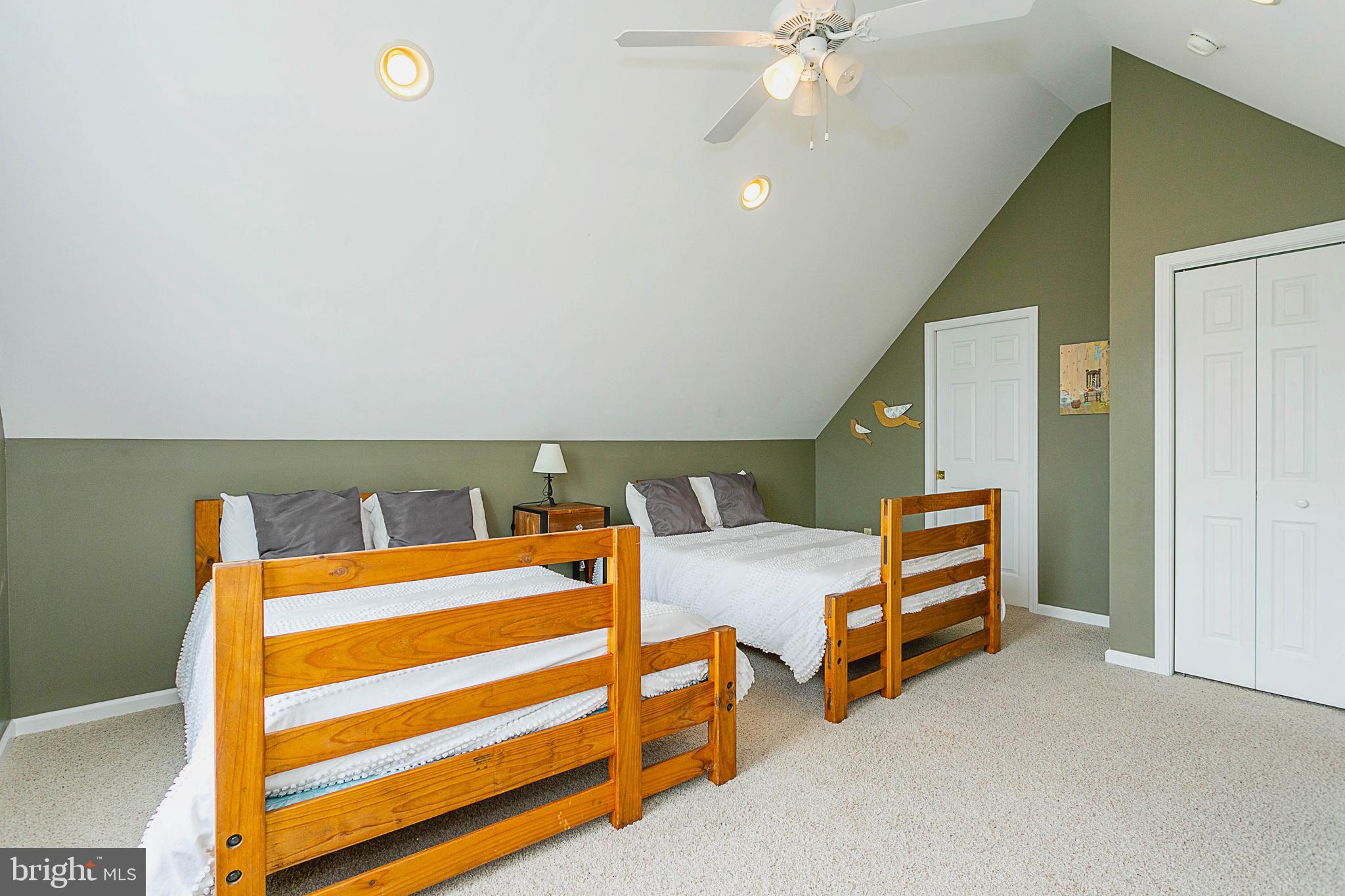 TRADERS LANDING - Residential